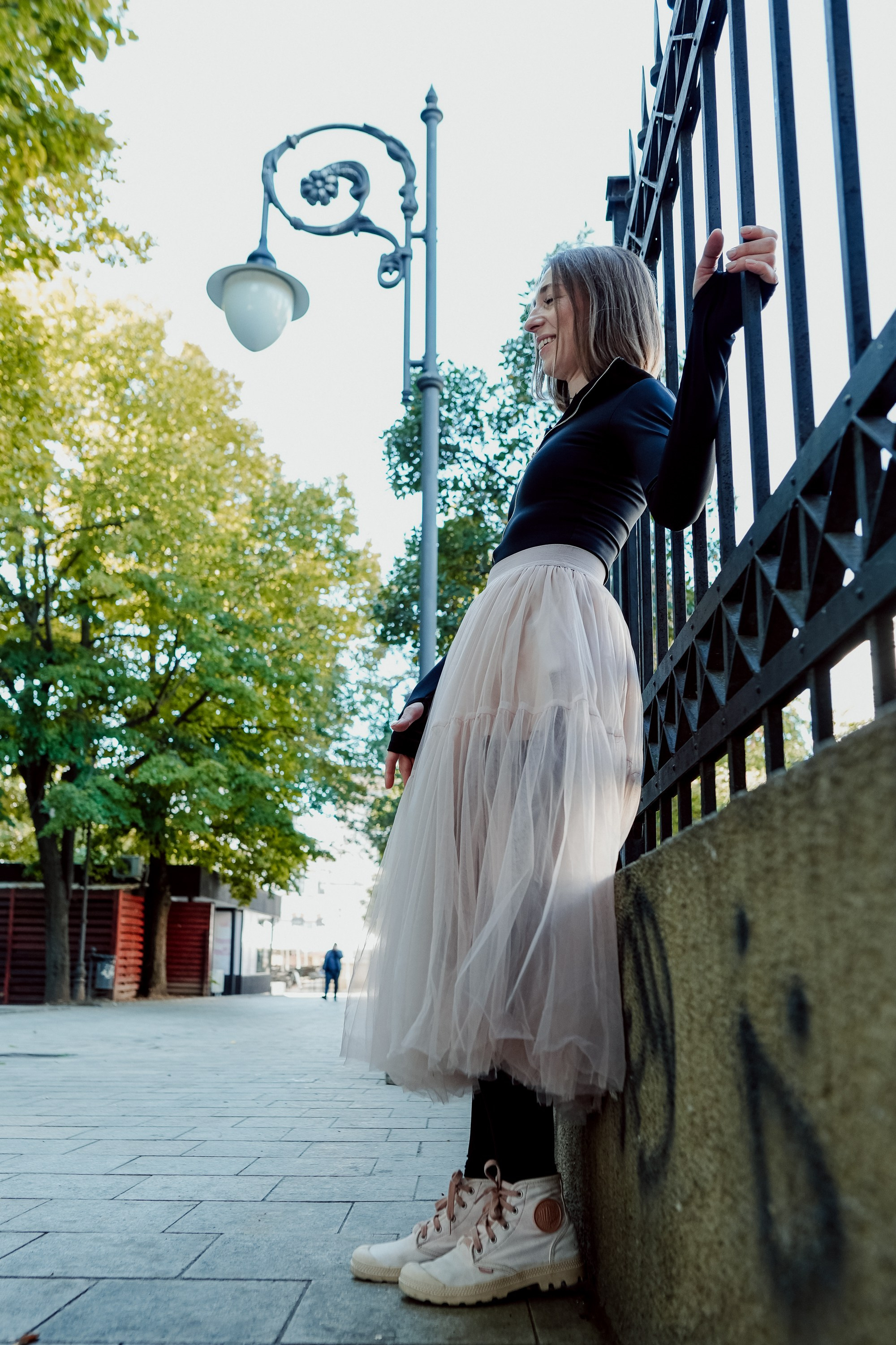 Sunt o Zeita — yoga on street. MARINABUGS