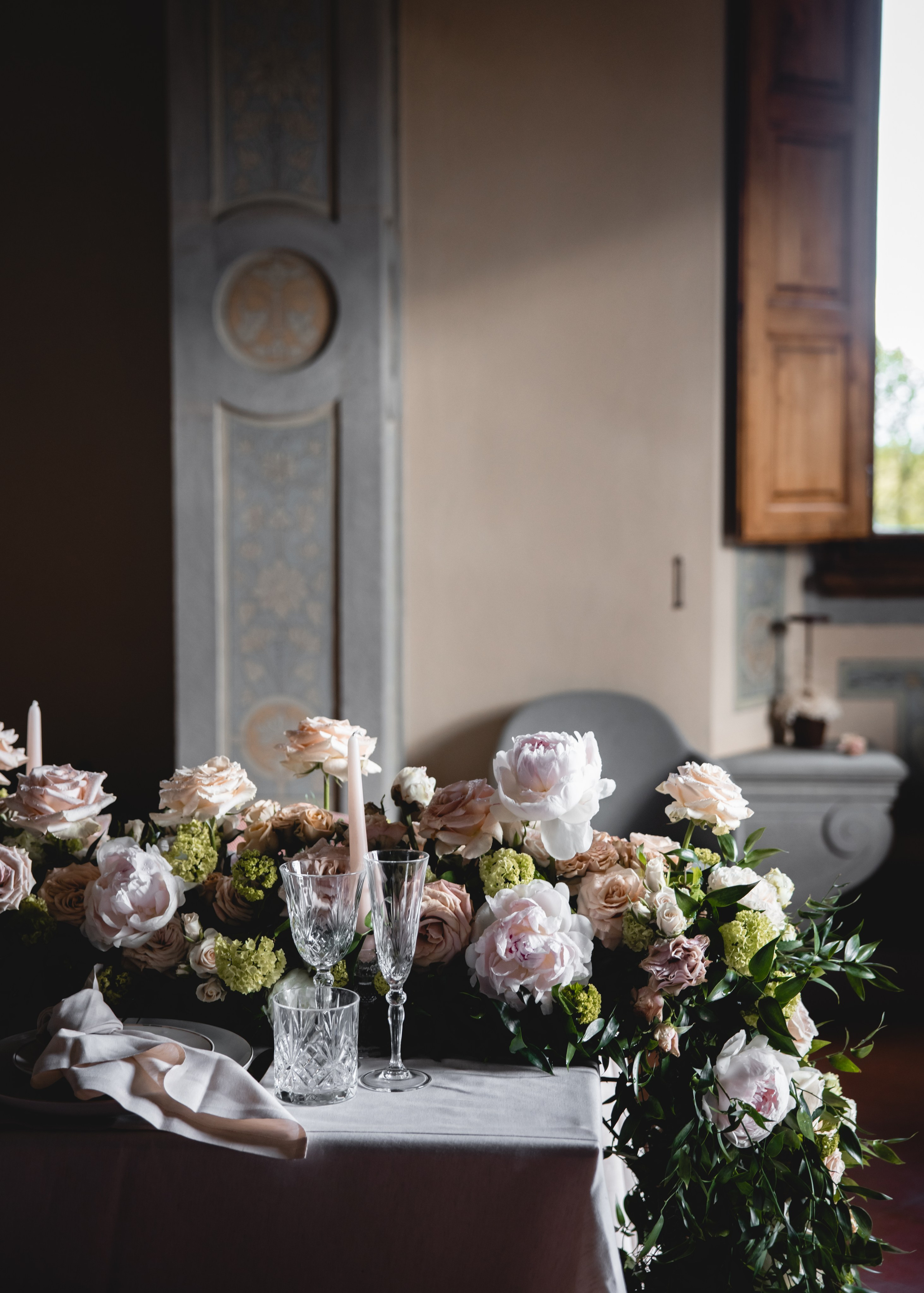 Tuscany Wedding Villa La Commenda Concordia. Professional wedding photographer in Copenhagen, Denmark — Julia Byron