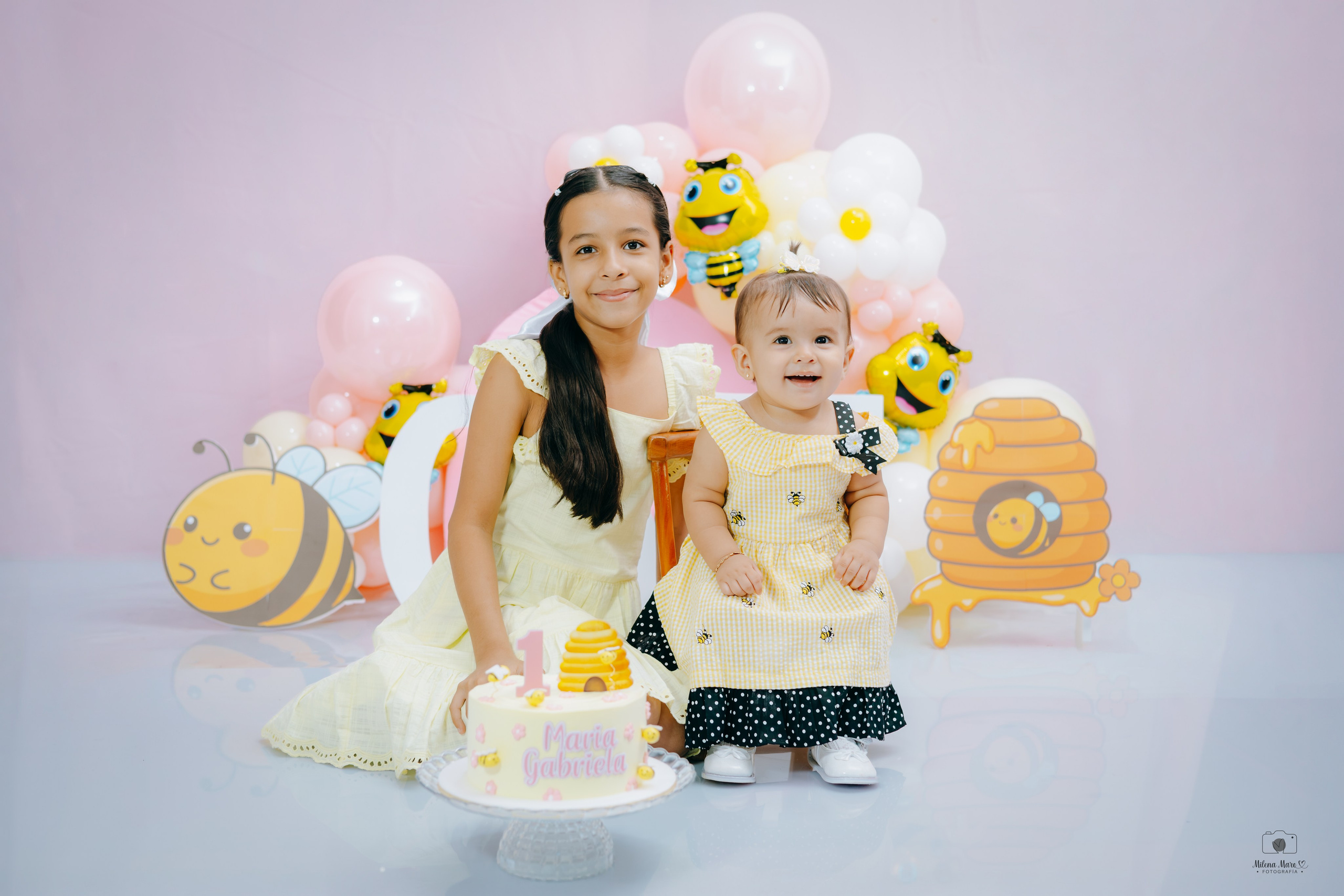 PRIMER AÑO ABEJITA. Milena Maro Fotografía: estudio profesional en Acacías, Meta. Retrato familiar, infantil, maternas, eventos y empresas