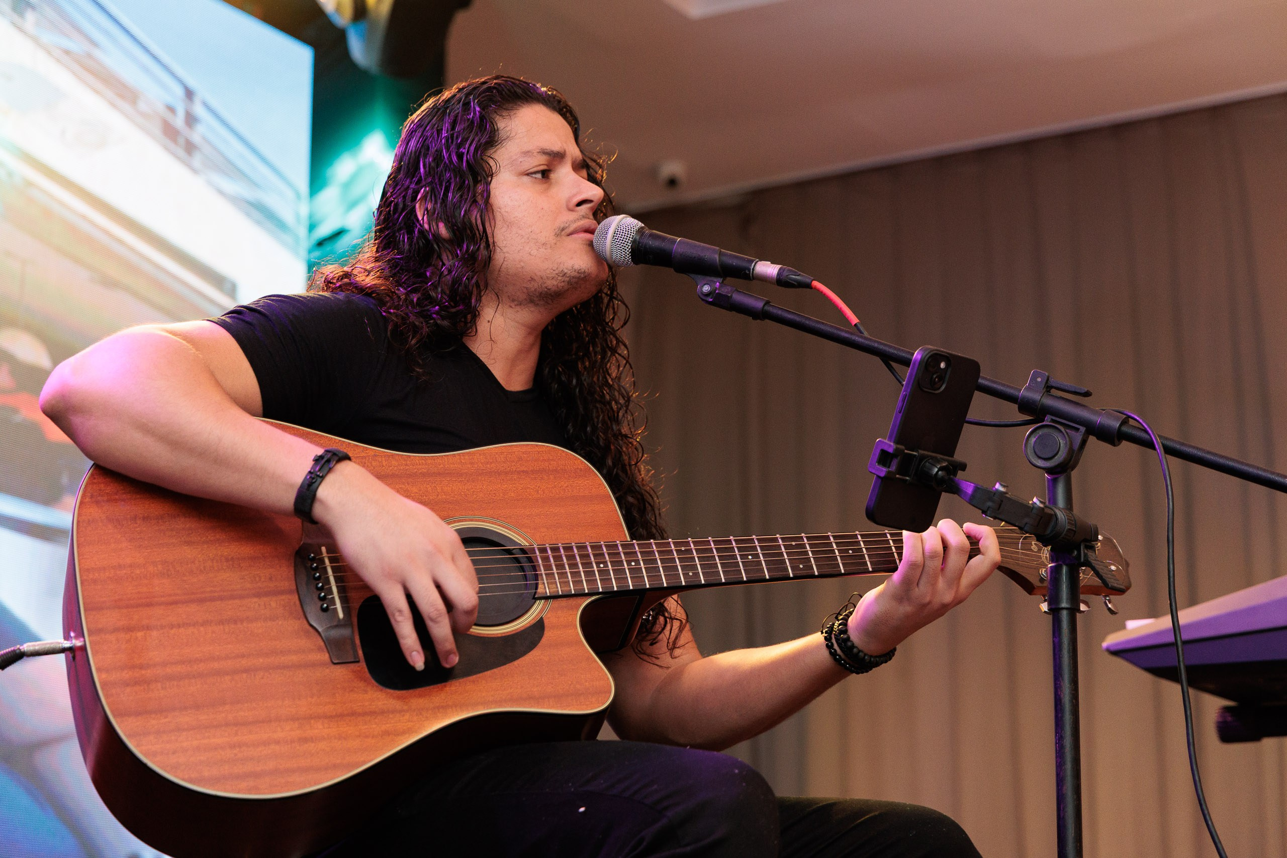 Festa de aniversário adulto, com show ao vivo em ambiente perfeito para festas