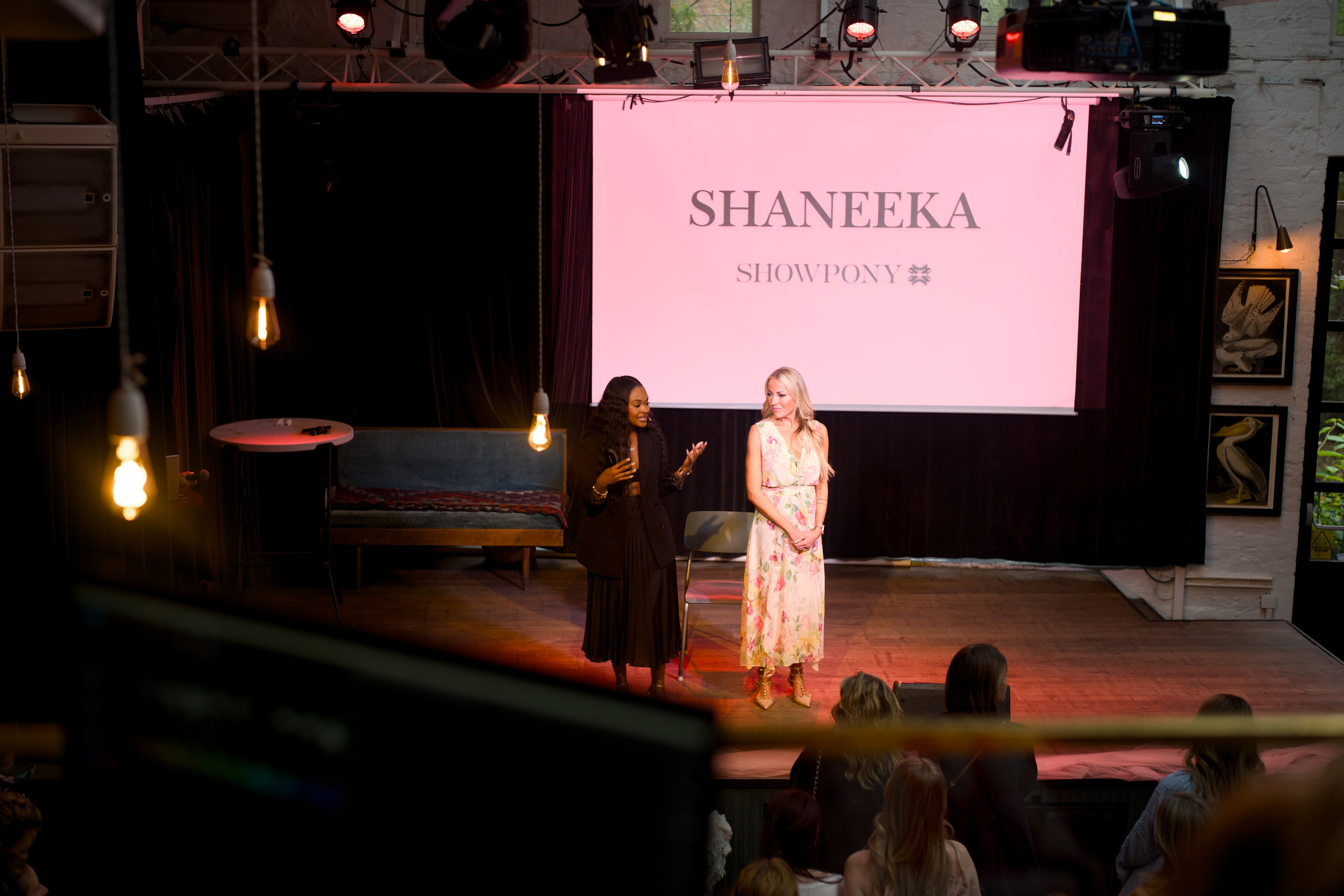 Bedrift. Foto som Kunst. Anastasia Majestic Kunstkaper, Make-up Artist, Stylist