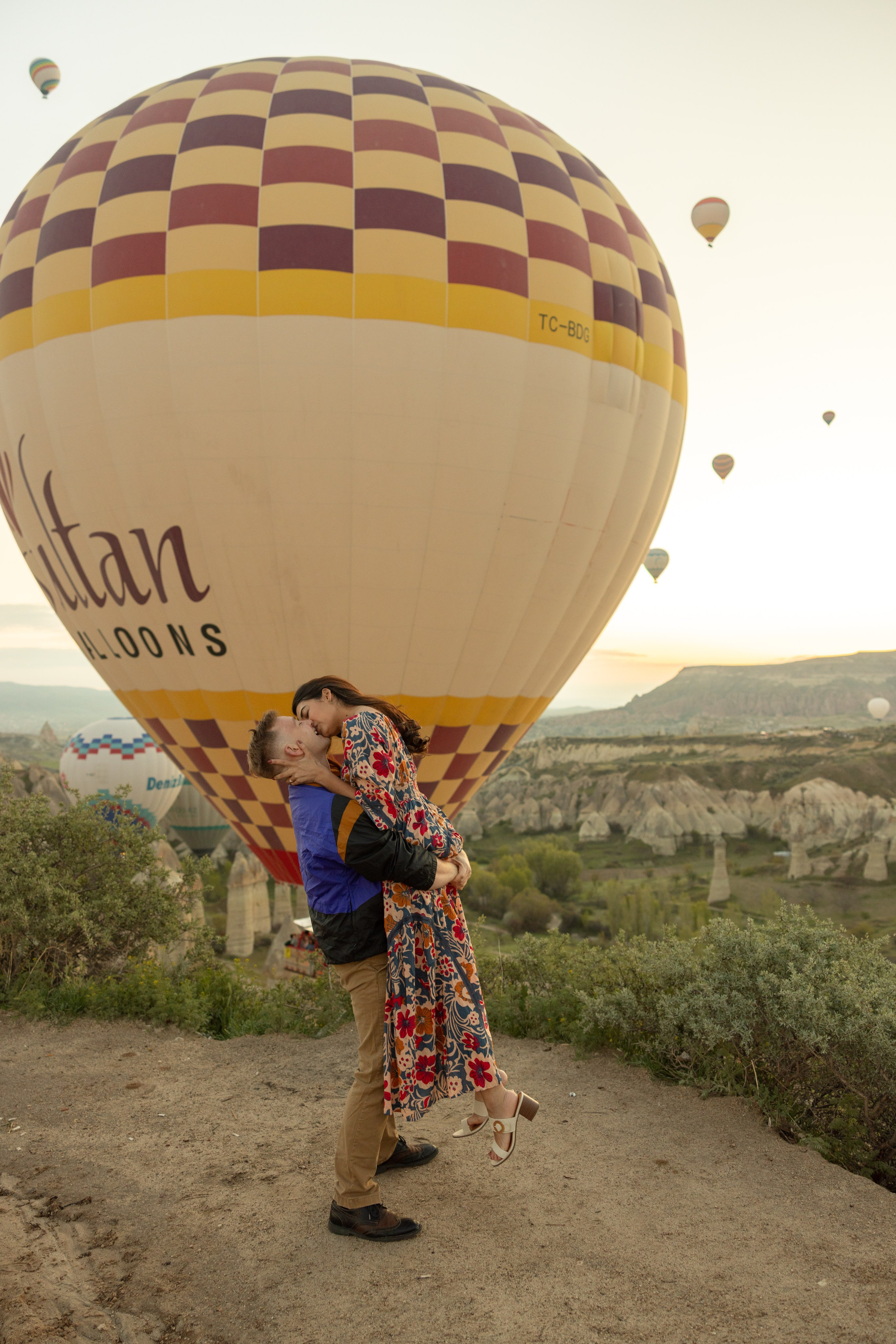 Taylor & Reena. Cappadocia Photographer — Weddings, Elopements & Couple Photoshoots | Julia Ganch