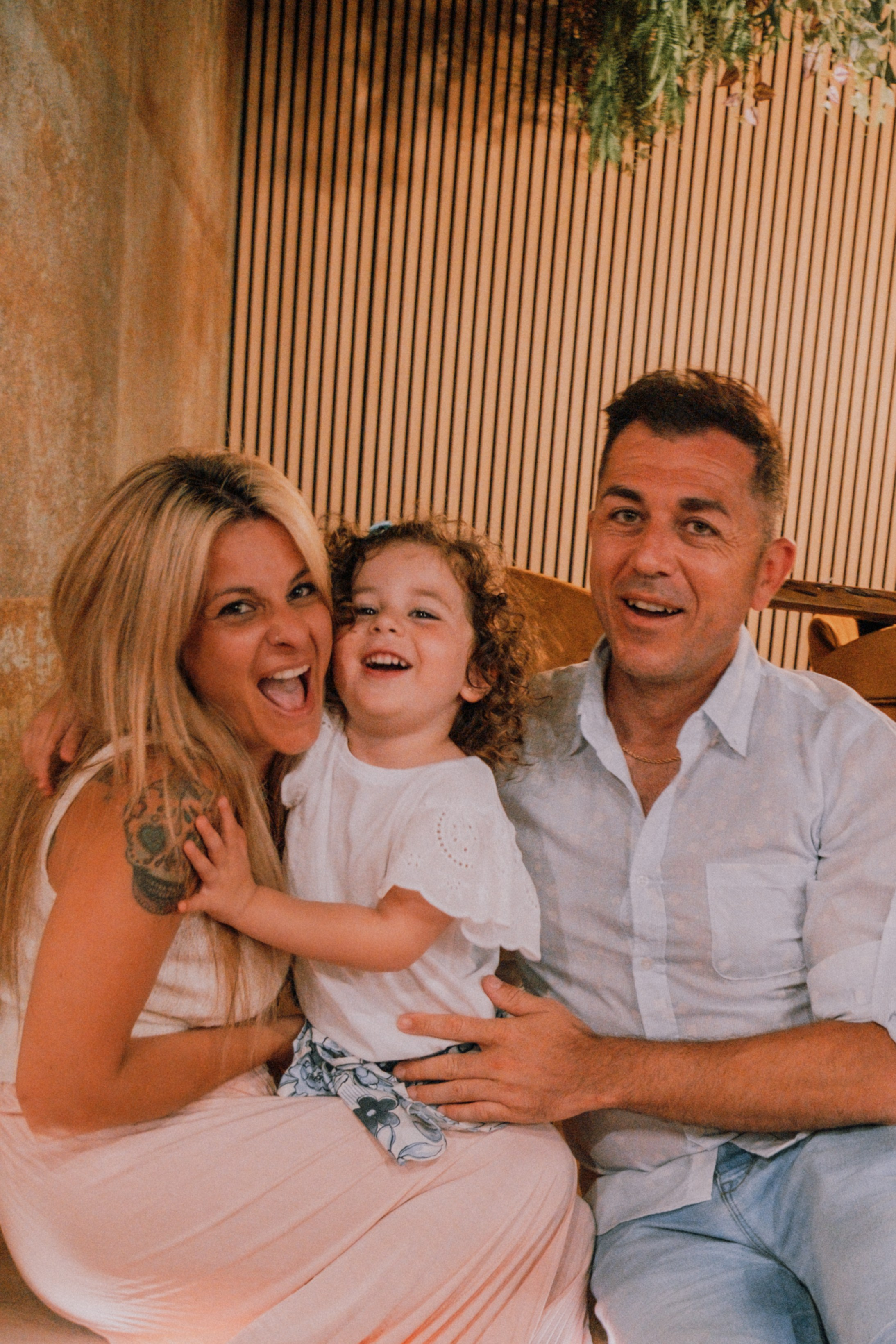 Sesión familiar en la playa. Fotografía profesional en Calafell - Elena Medvedeva