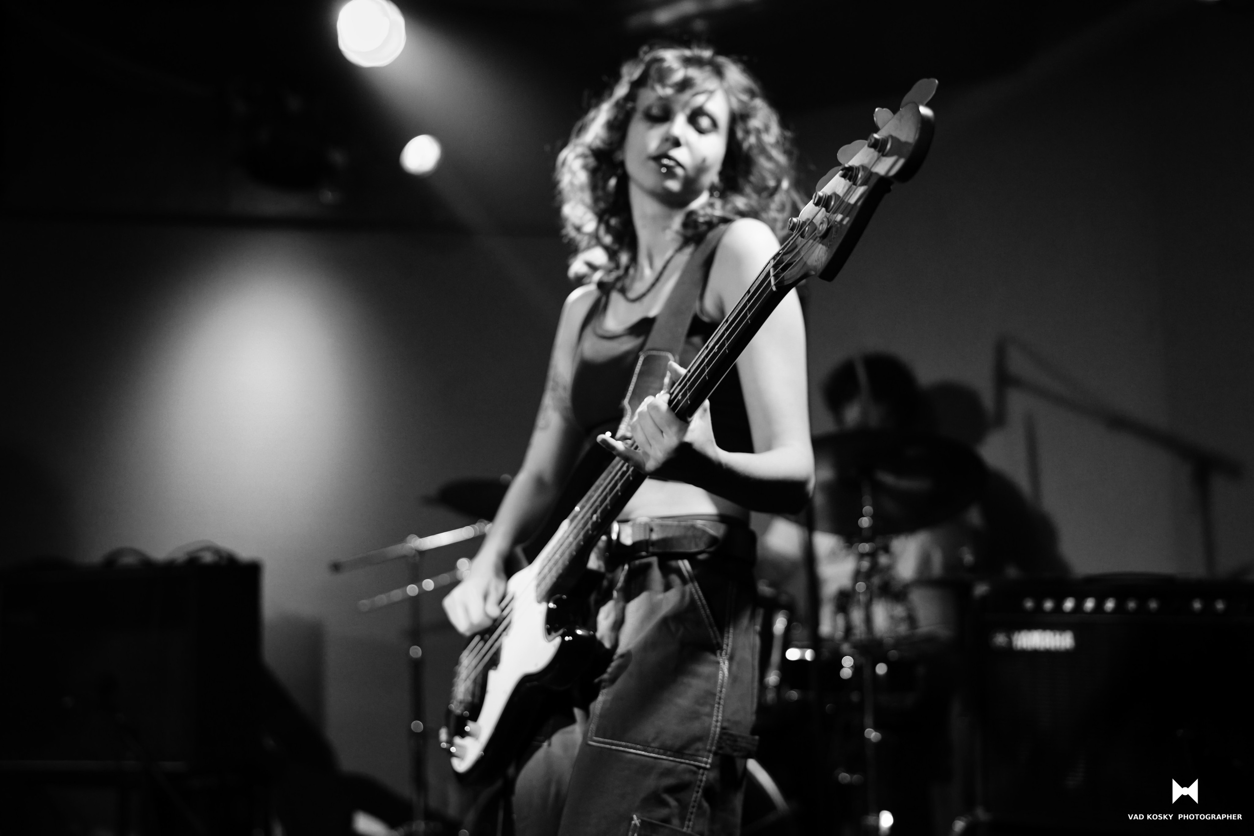 Crimson bass — Mary Bar Haifa 28.11.25. Vad Kosky Photographer