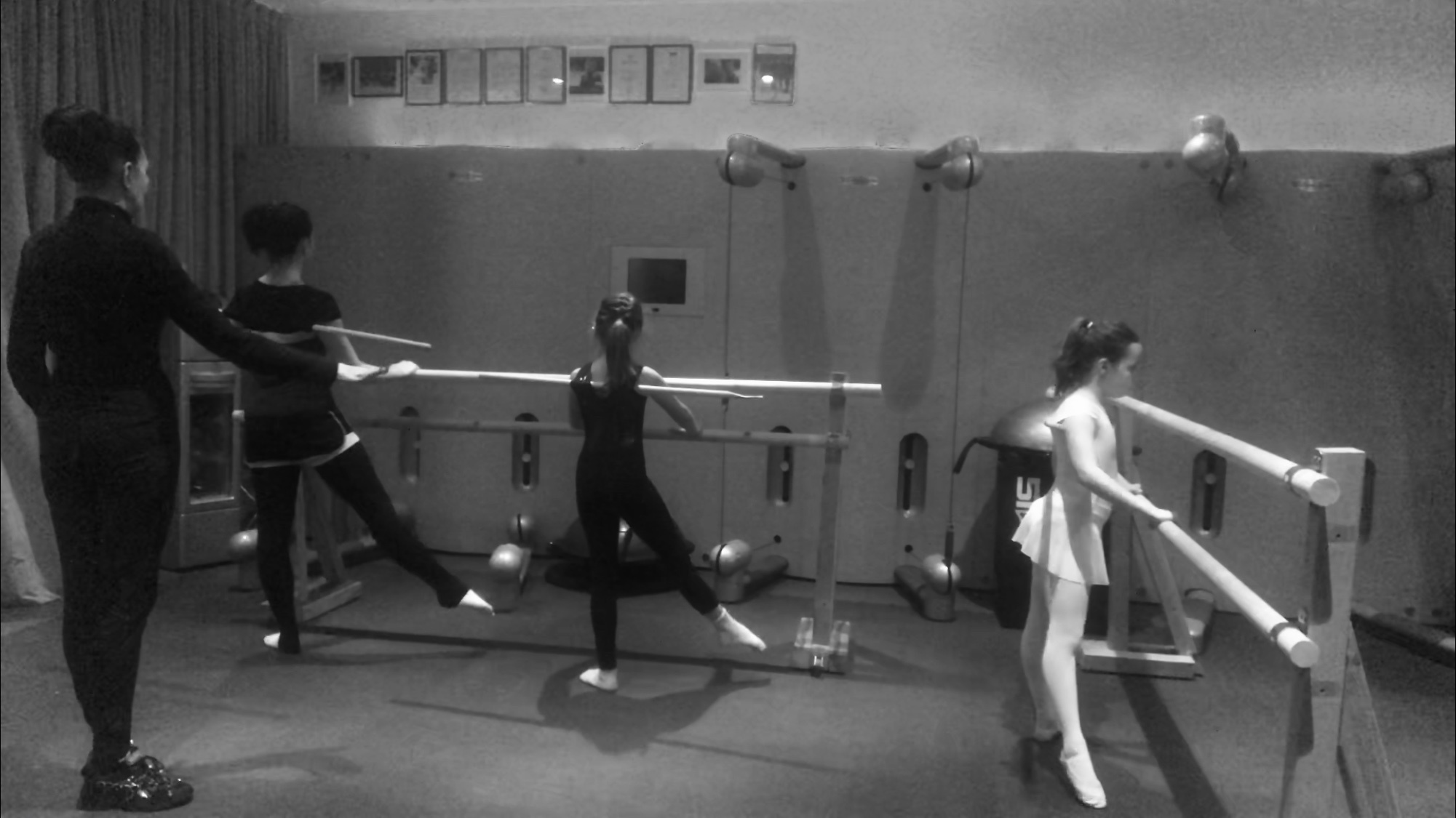 Преподаватель хореографии в Люксембурге, индивидуальные занятия по кла. Милок и Кирок это позитивные и реальные персоны из Люксембурга, много