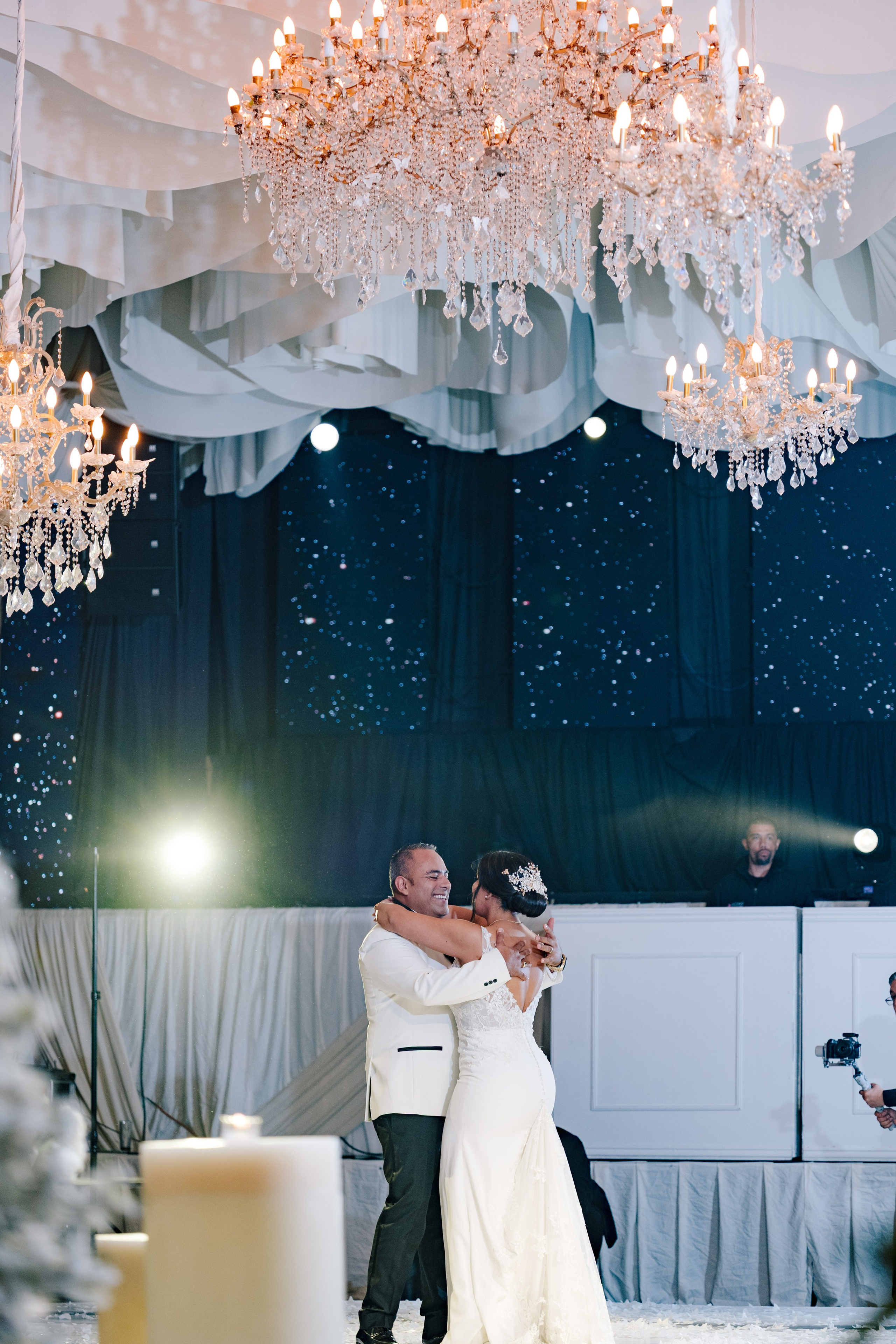 Alejandra y Salvador. Principal