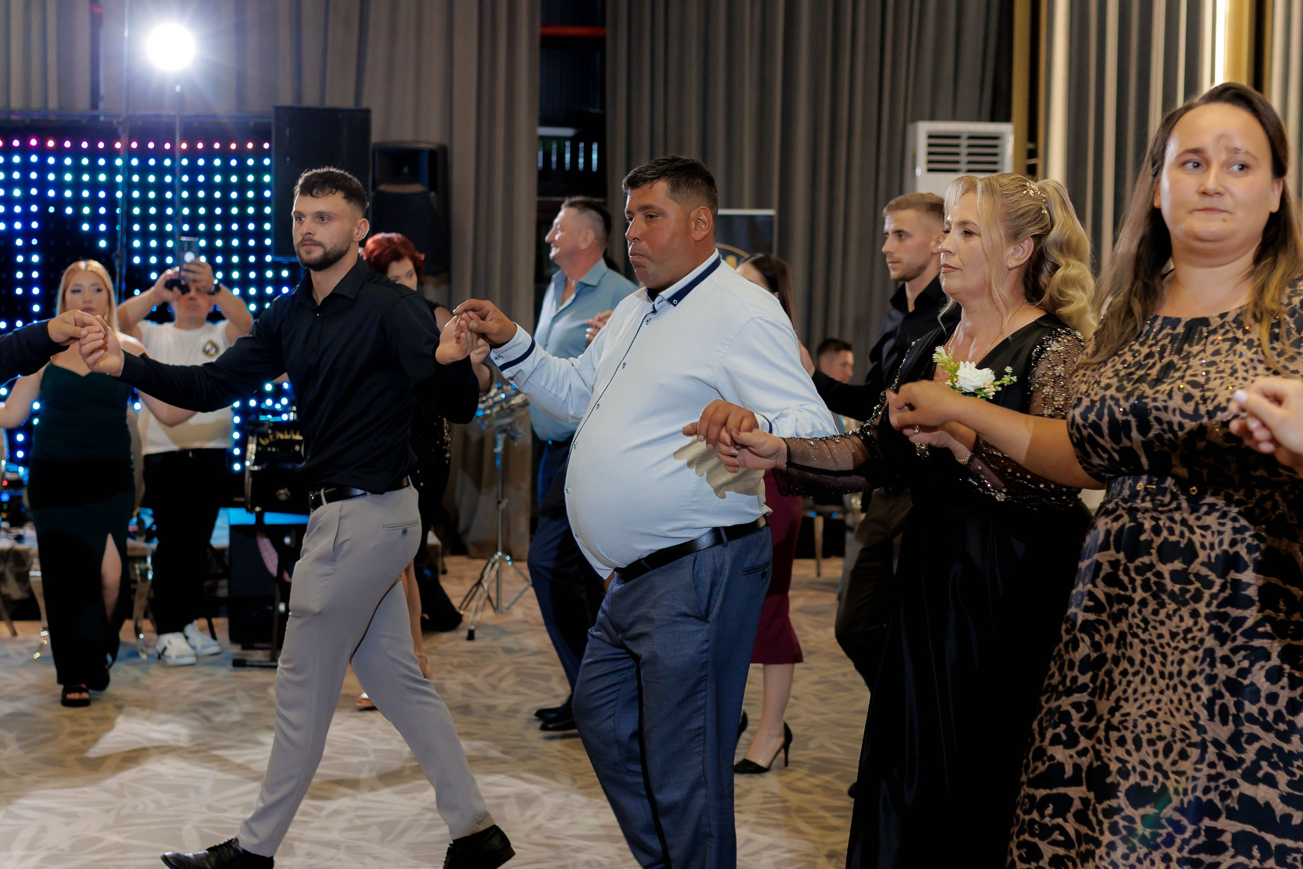 Nunta Nicoleta & Răzvan | Fotografie & Videografie Profesională. Servicii foto-video profesionale, pentru momente de neuitat