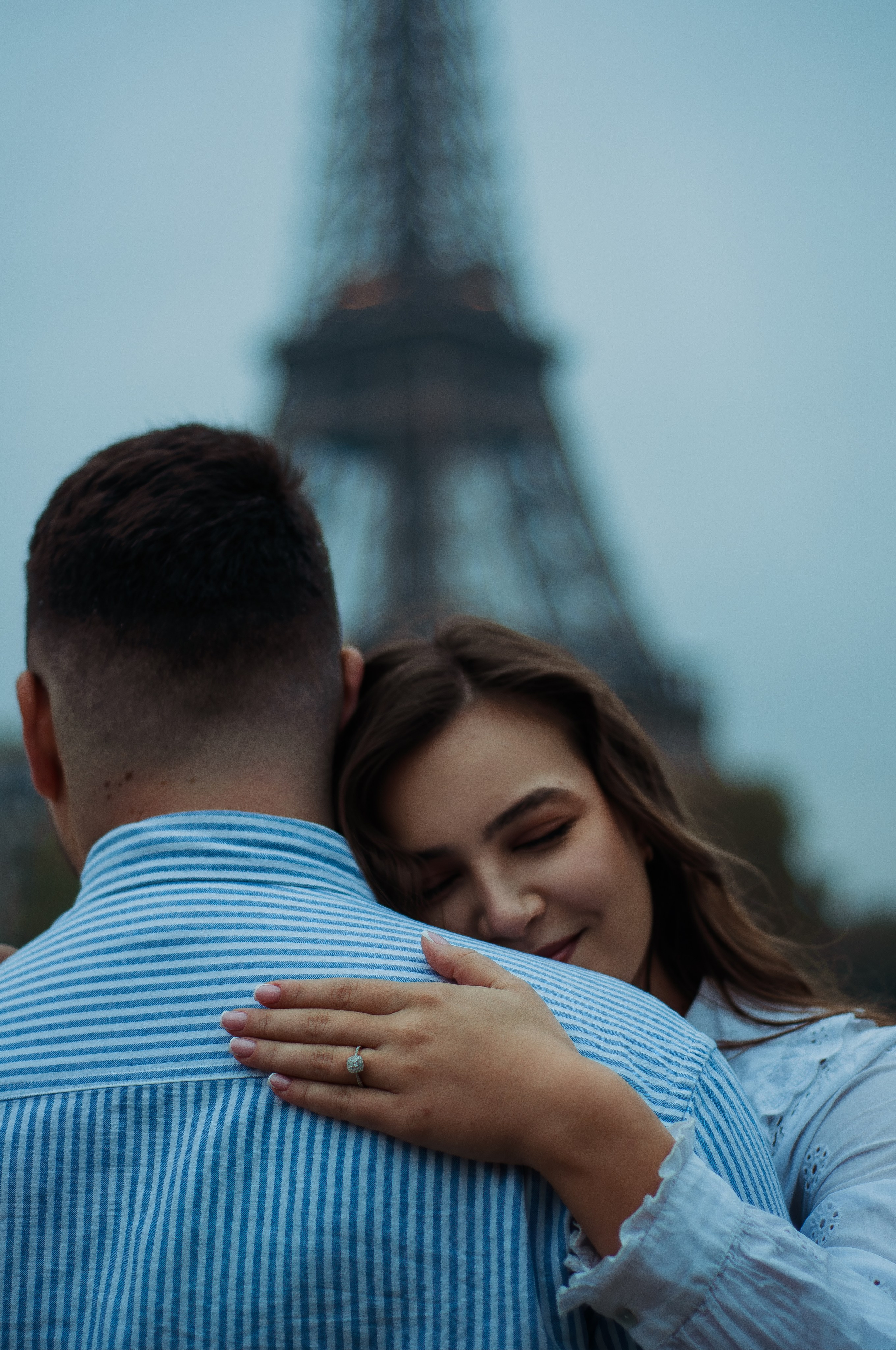 Помолвочная фотосессия у Эйфелевой башни. Фотограф в Париже Полина Осипова