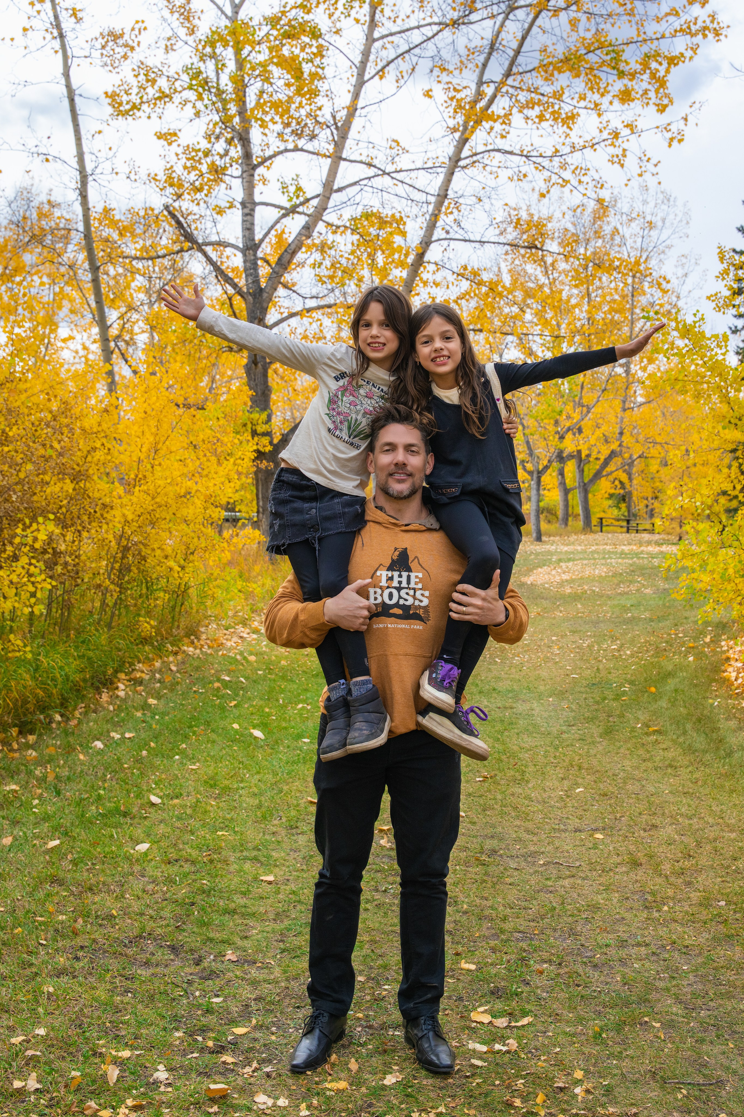 Ariana’s Family. Carlos Lima Photography — Photographer in Calgary