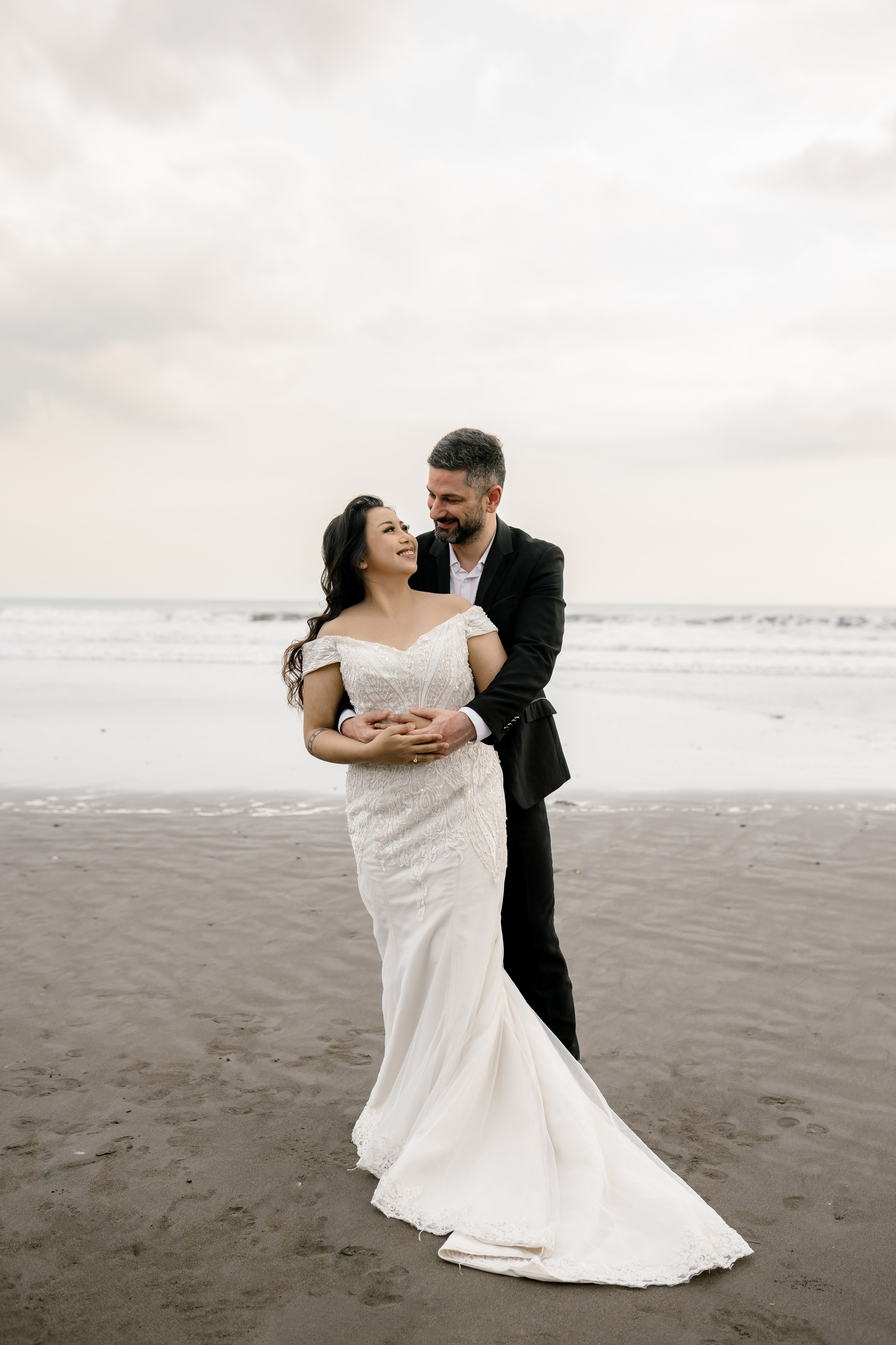 Honeymoon Photoshoot in Bali. Female Photographer in Bali