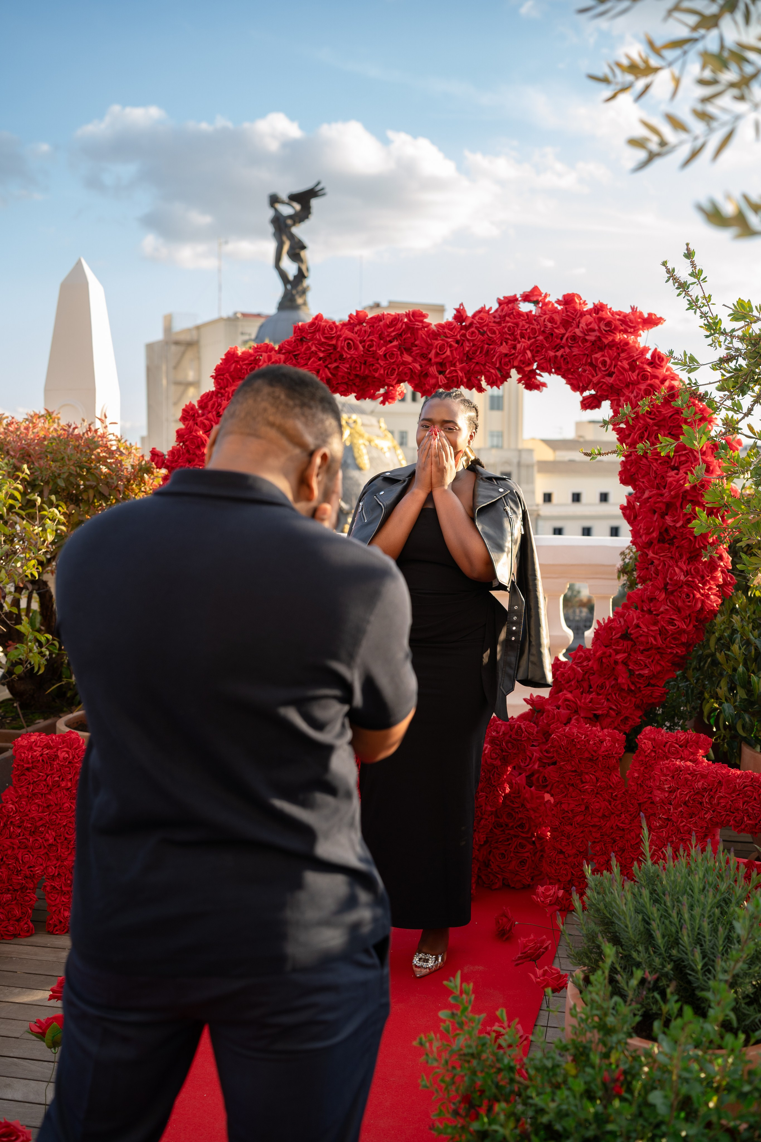 Surprise proposal at the rooftop. Фотограф в Мадриде Алена Белянинова