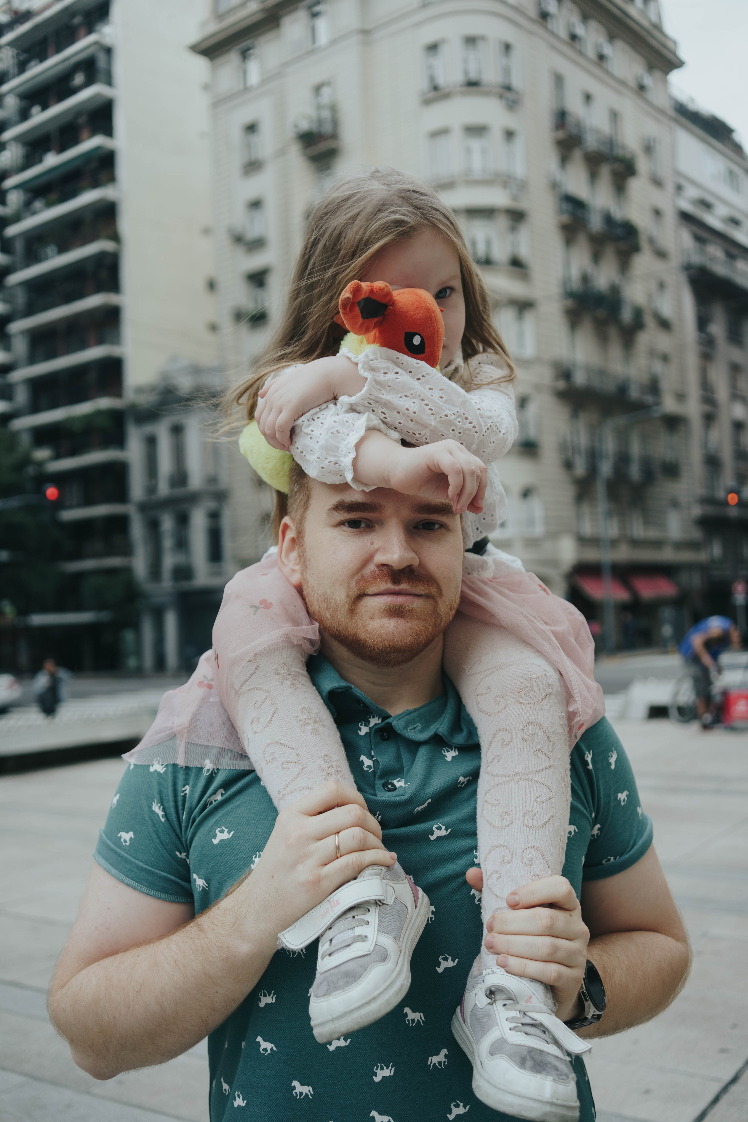 Family photo shoot. Buenos Aires. Photographer @elmirkami in the city of Buenos Aires