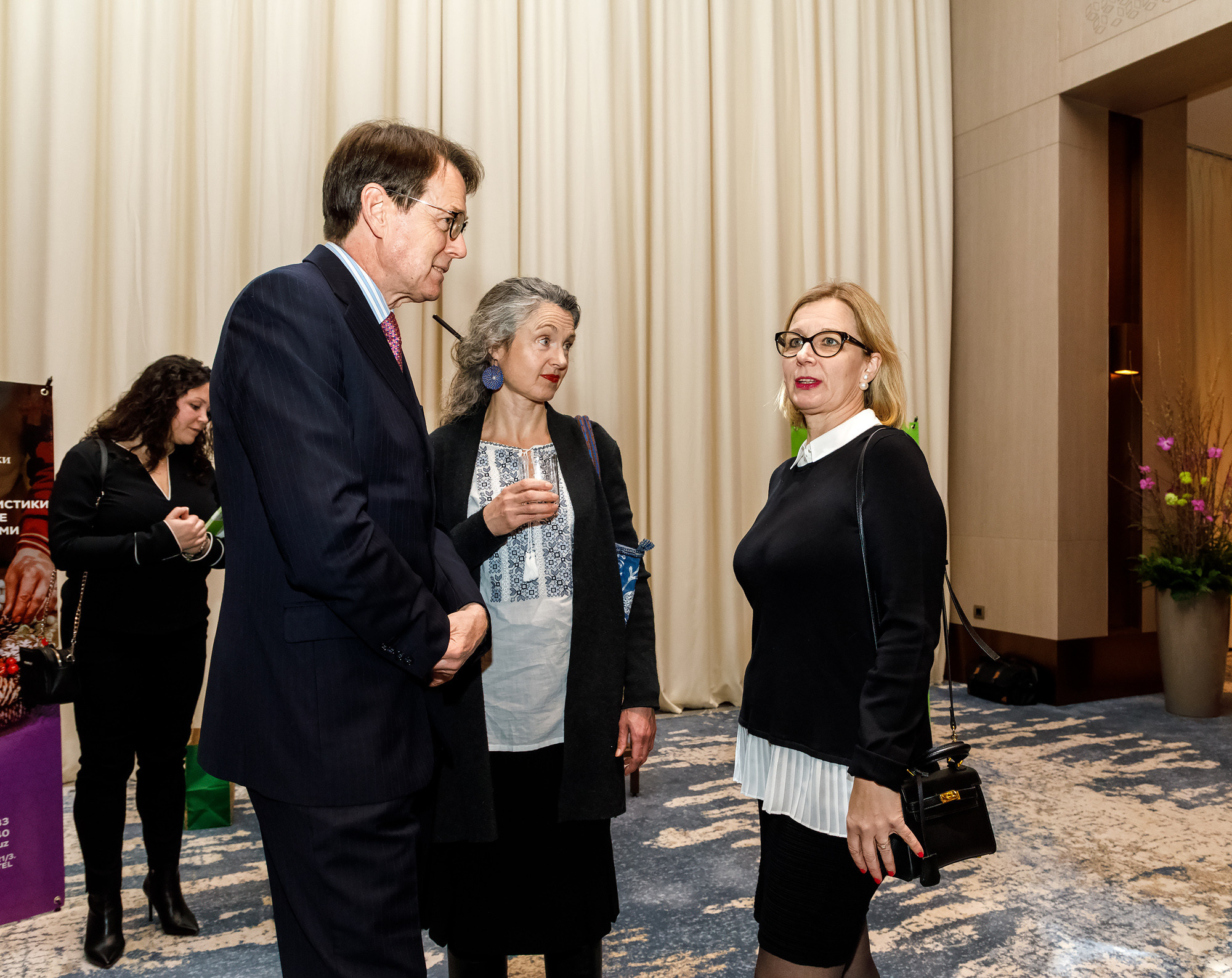 Презентация очередного выпуска журнала Визит Узбекистан. Семейный, детский, репортажный фотограф в Ташкенте Елена Аллабергенова