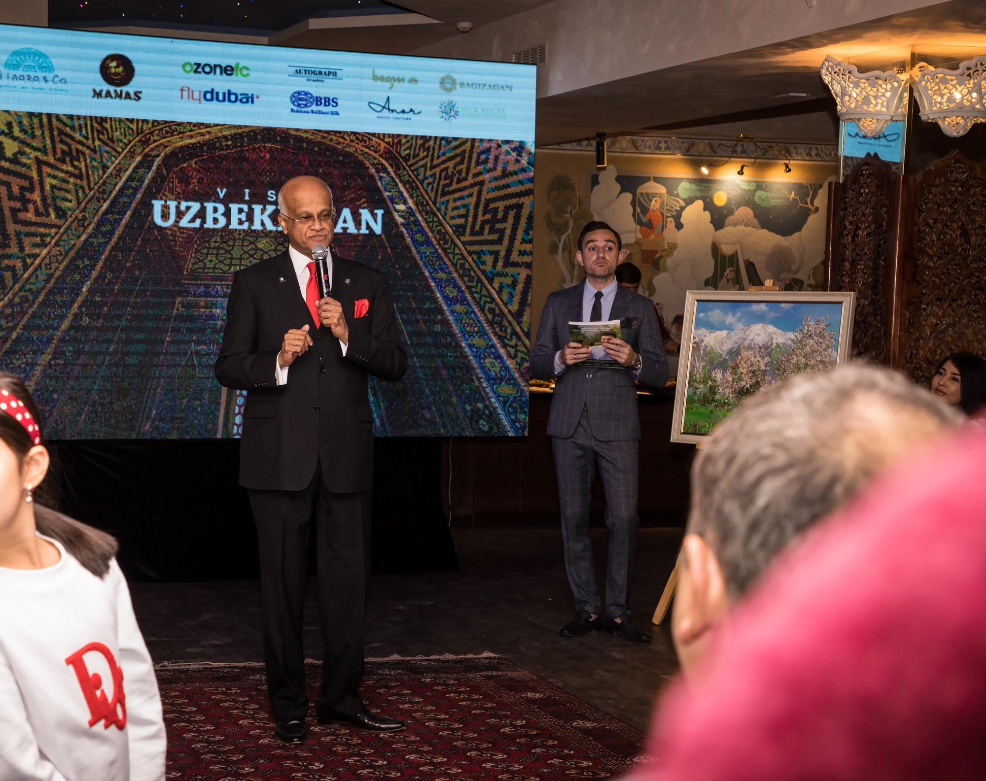 Презентация нового журнала Визит Узбекистан. Семейный, детский, репортажный фотограф в Ташкенте Елена Аллабергенова