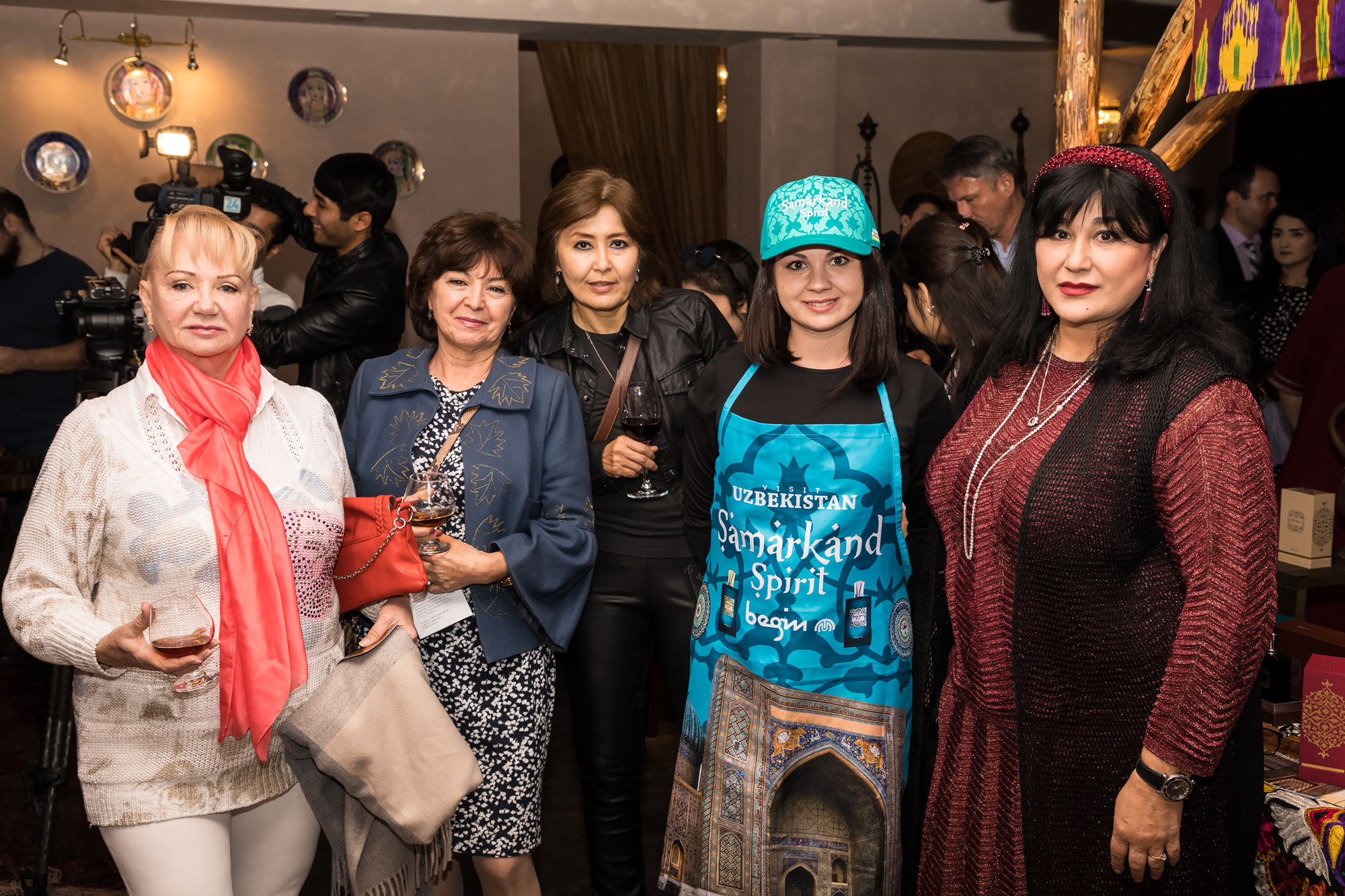 Презентация нового журнала Визит Узбекистан. Семейный, детский, репортажный фотограф в Ташкенте Елена Аллабергенова