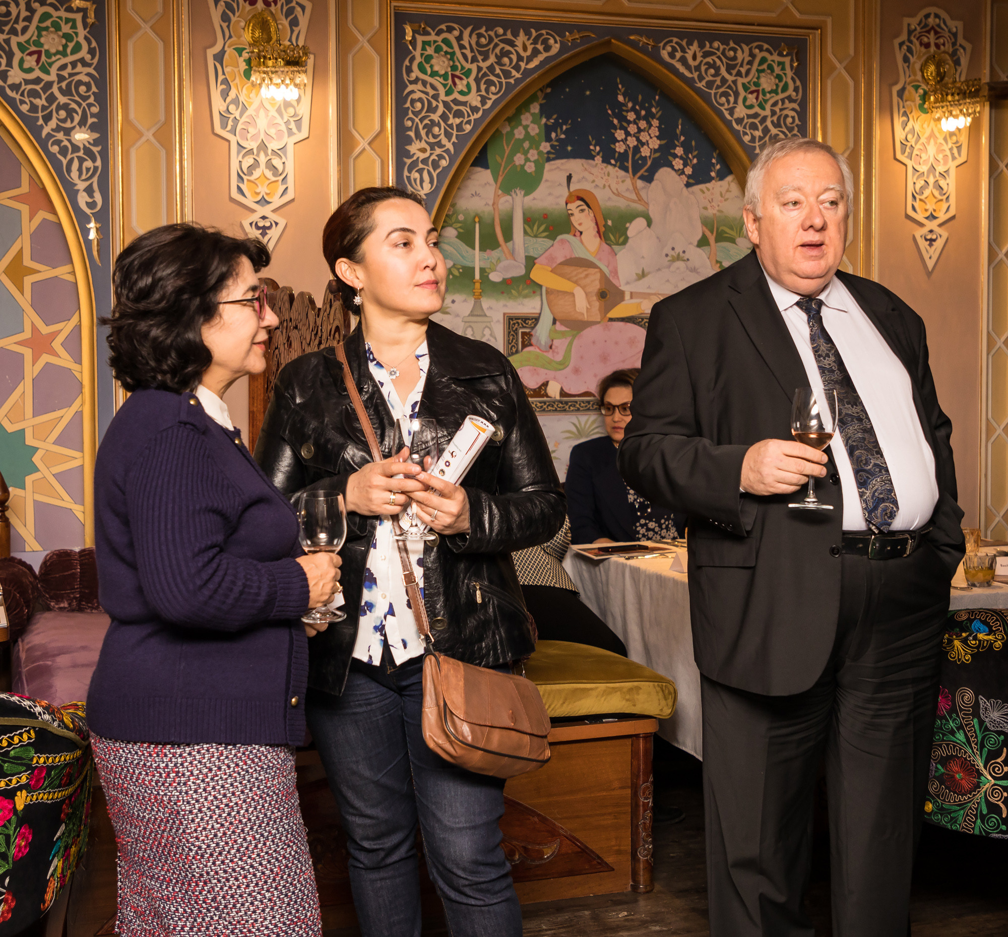 Презентация нового журнала Визит Узбекистан. Семейный, детский, репортажный фотограф в Ташкенте Елена Аллабергенова