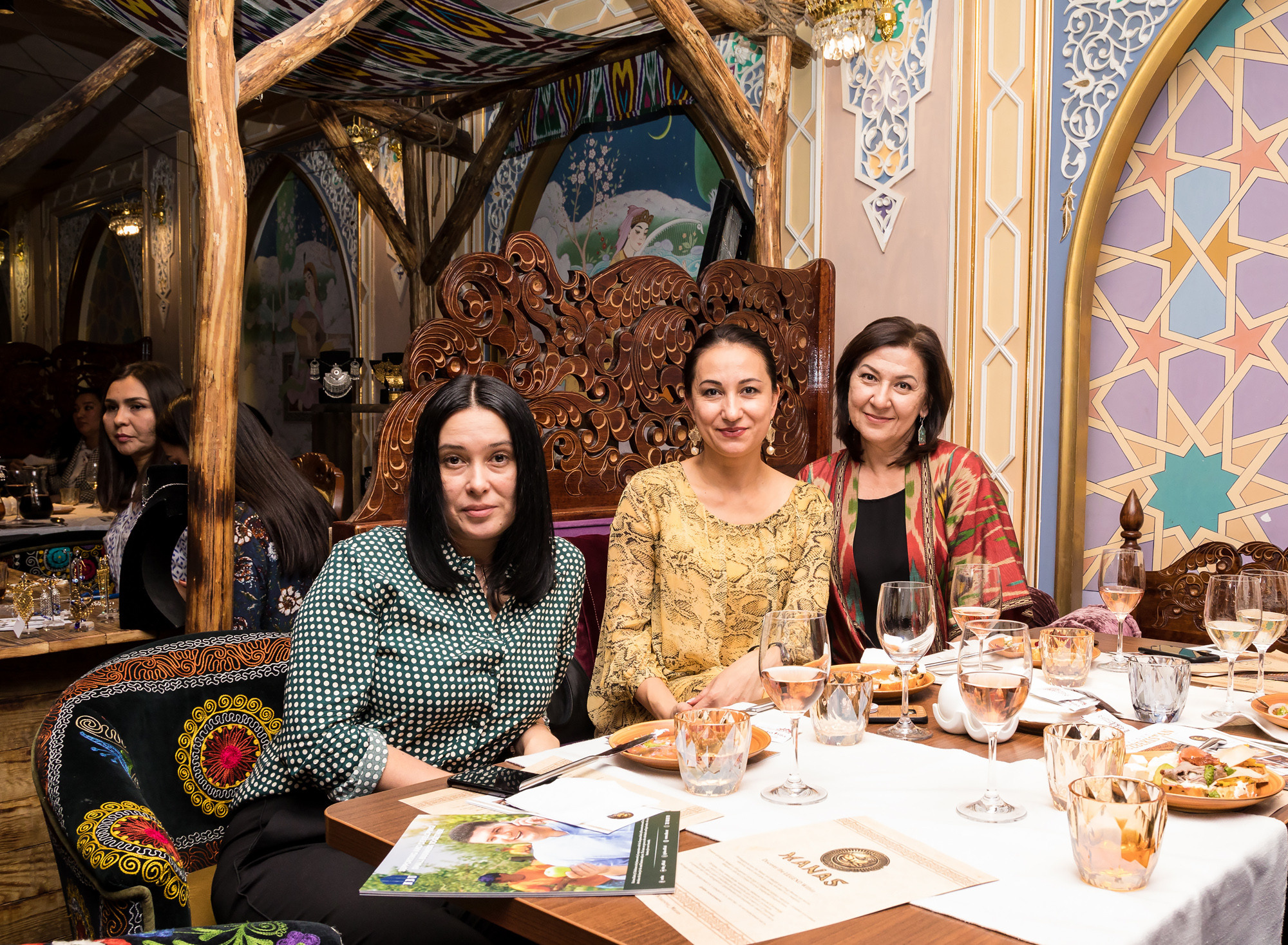 Презентация нового журнала Визит Узбекистан. Семейный, детский, репортажный фотограф в Ташкенте Елена Аллабергенова