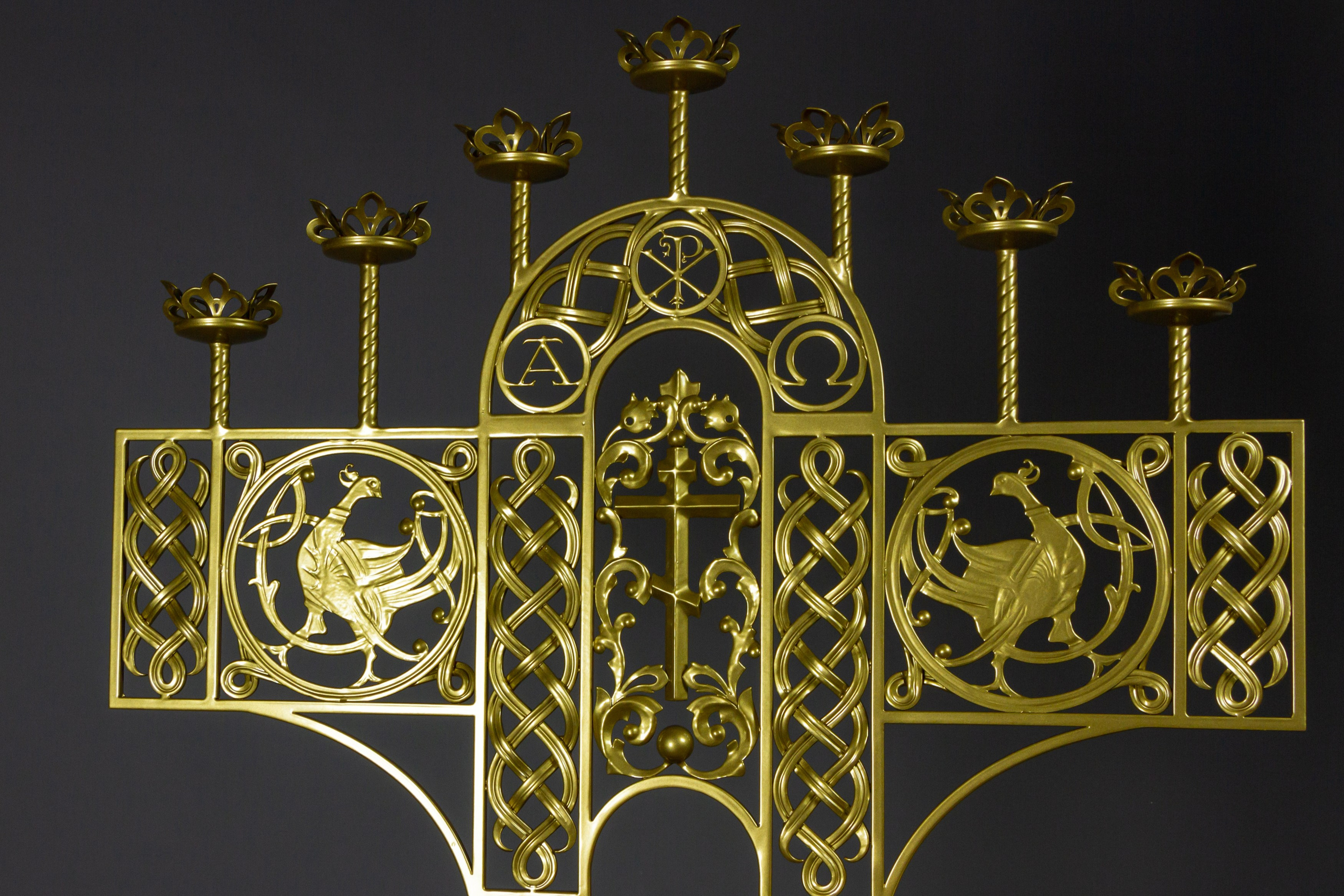 Алтарный семисвечник. Скульптор кузнец Мария Тарлецкая