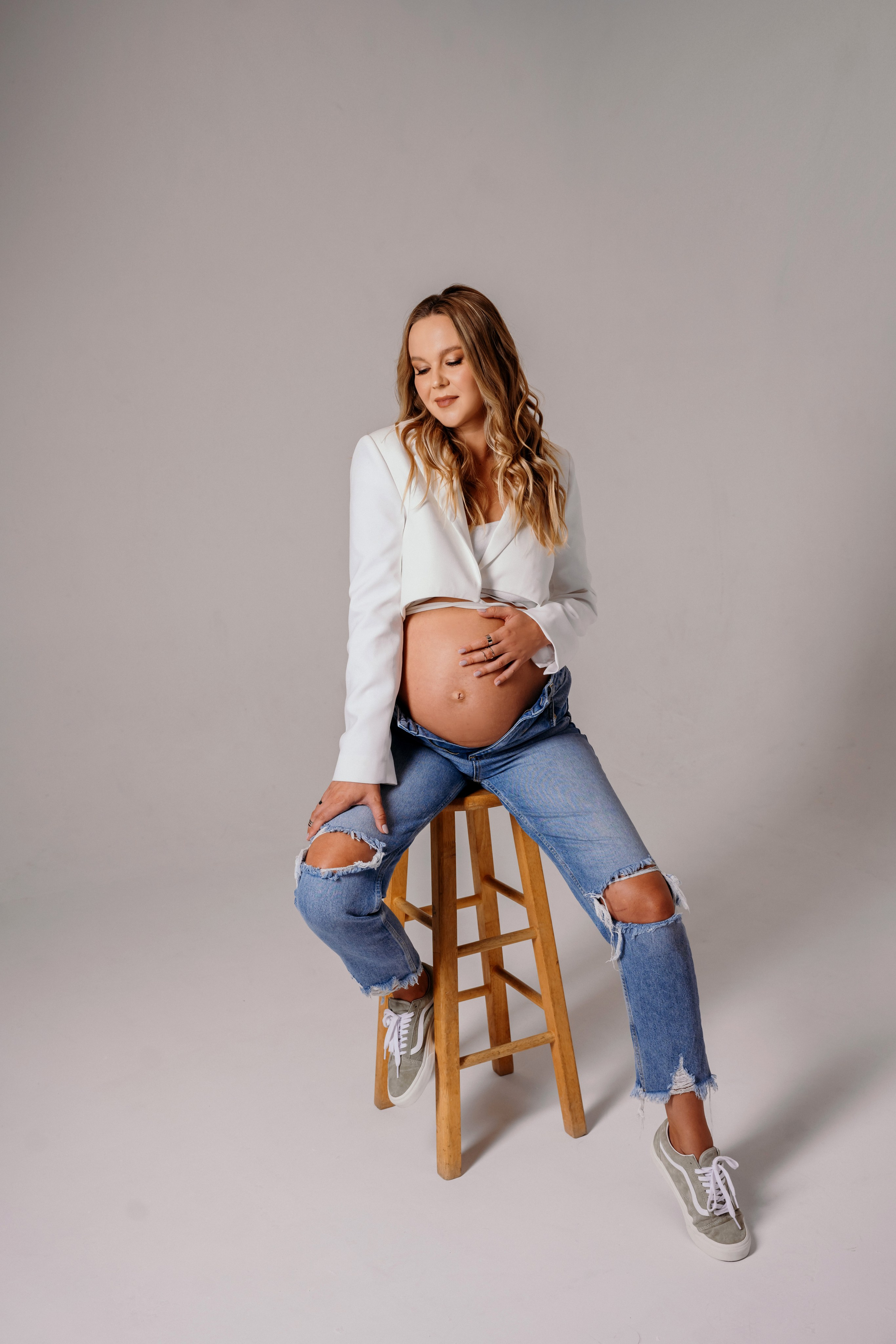 Maternity photo shoot. Pregnancy photo shoot. Wedding, maternity and family photographer in Charlotte Tasha Minn