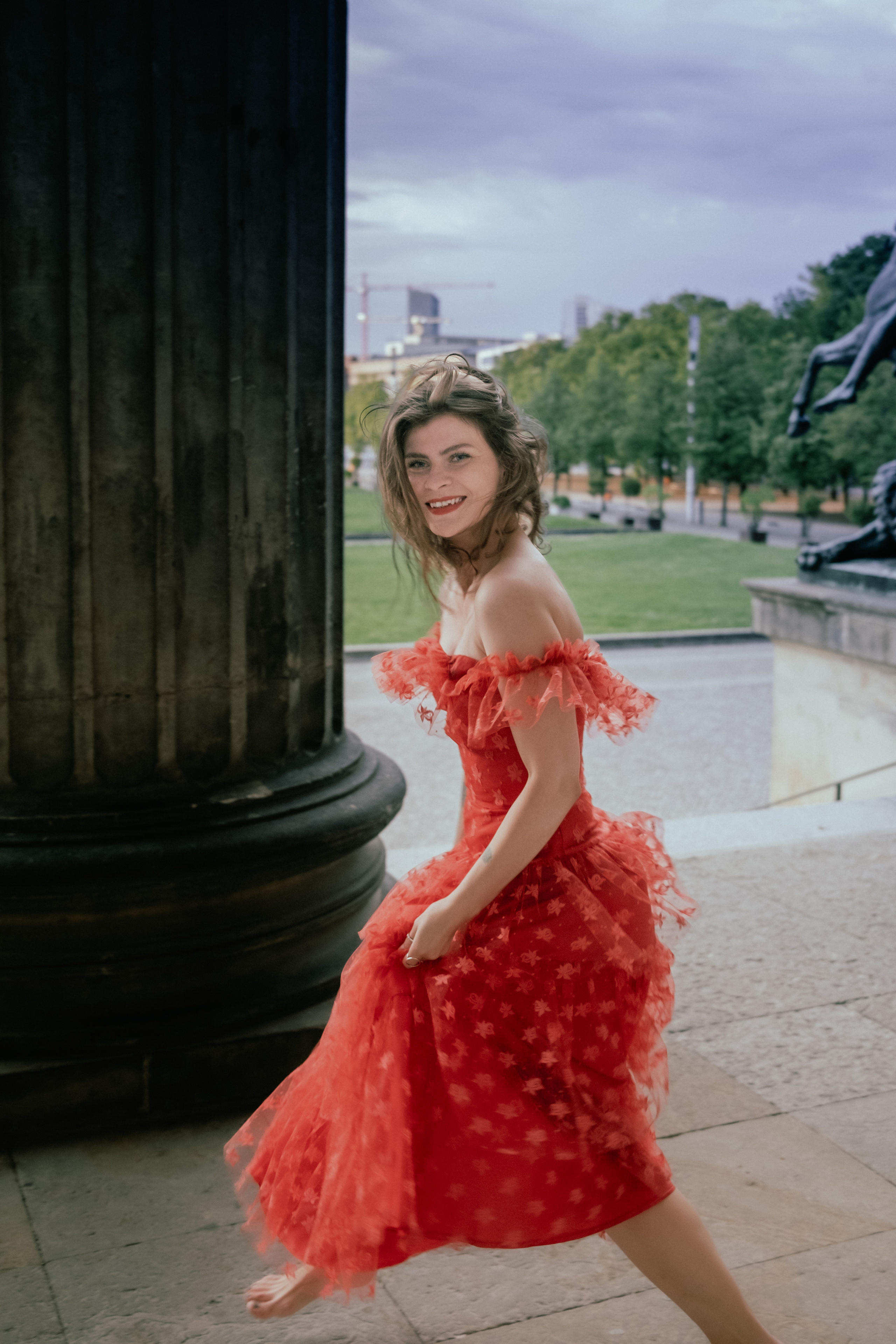 Nadja on Museumsinsel. Professional Photographer in Berlin — Portraits, Love Story, Events, F