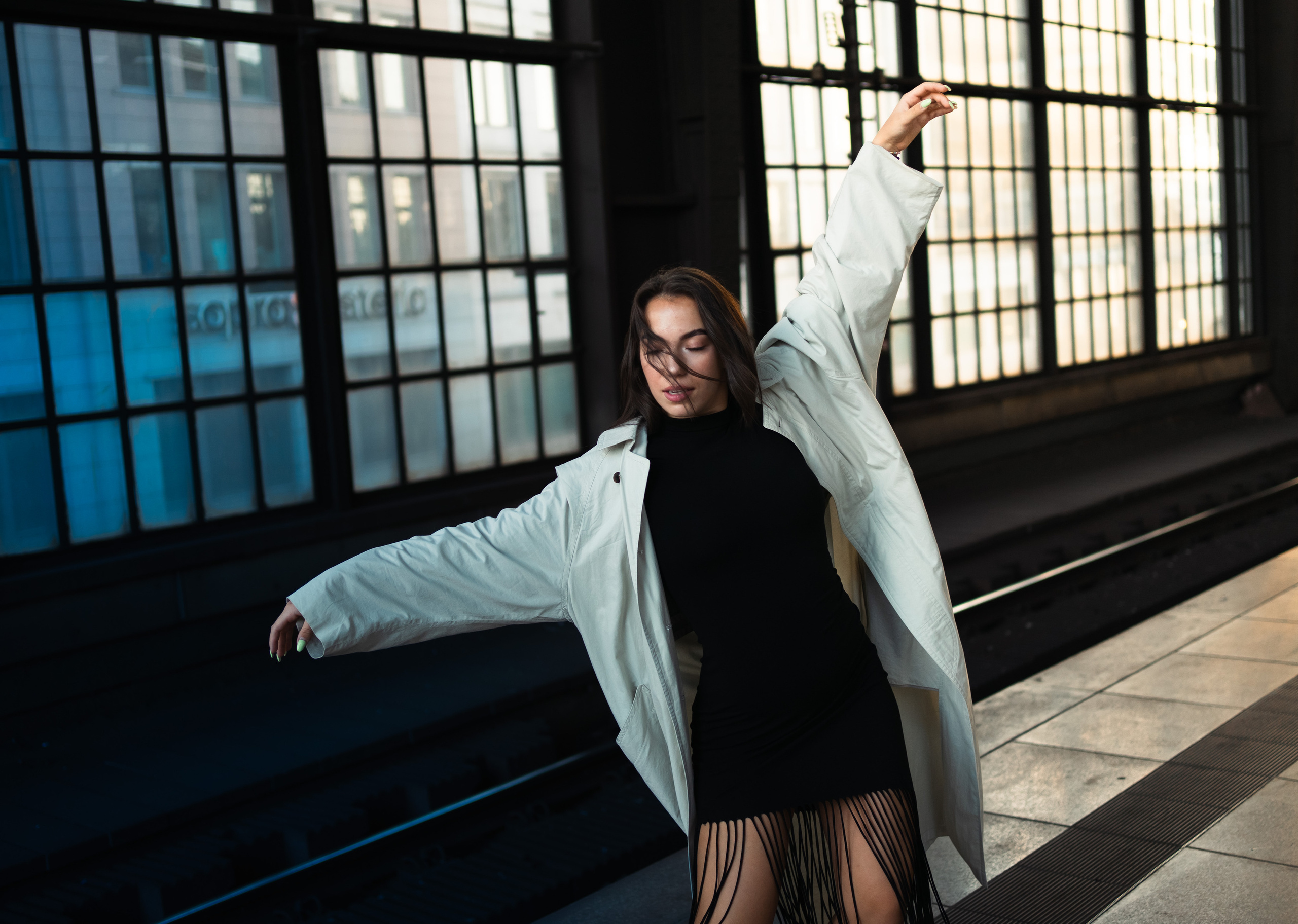 Lyuda & Trains. Professional Photographer in Berlin — Portraits, Love Story, Events, F