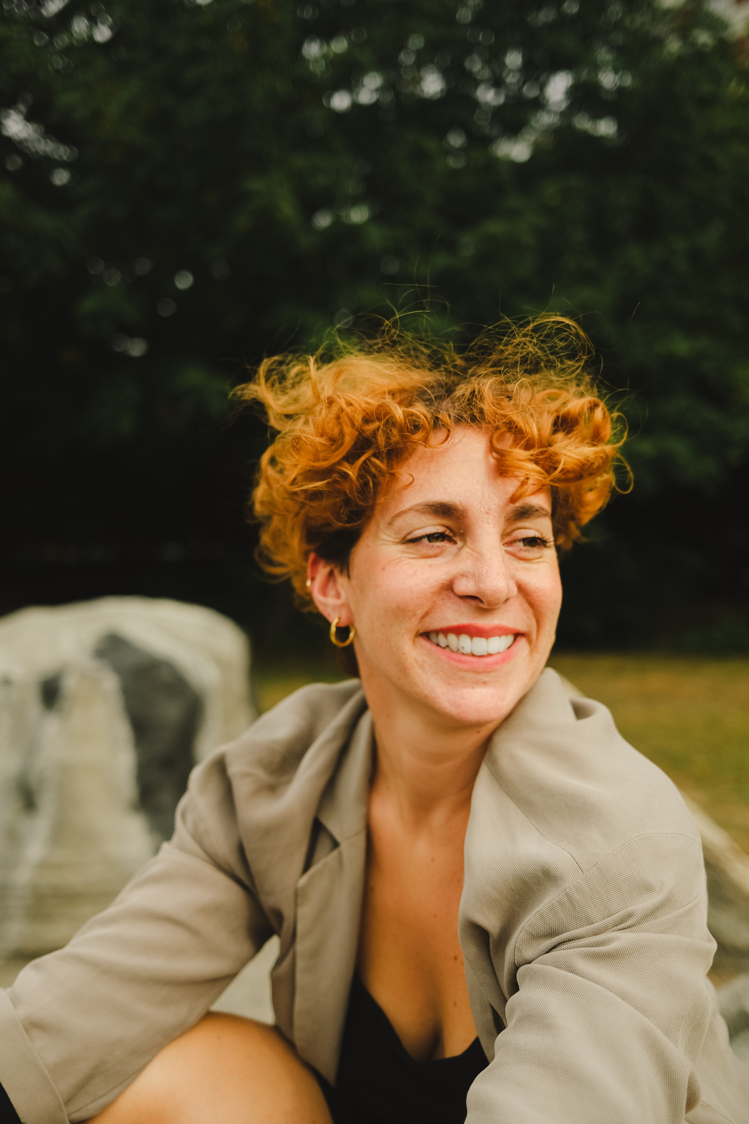 Dancing through Berlin. Professional Photographer in Berlin — Portraits, Love Story, Events, F