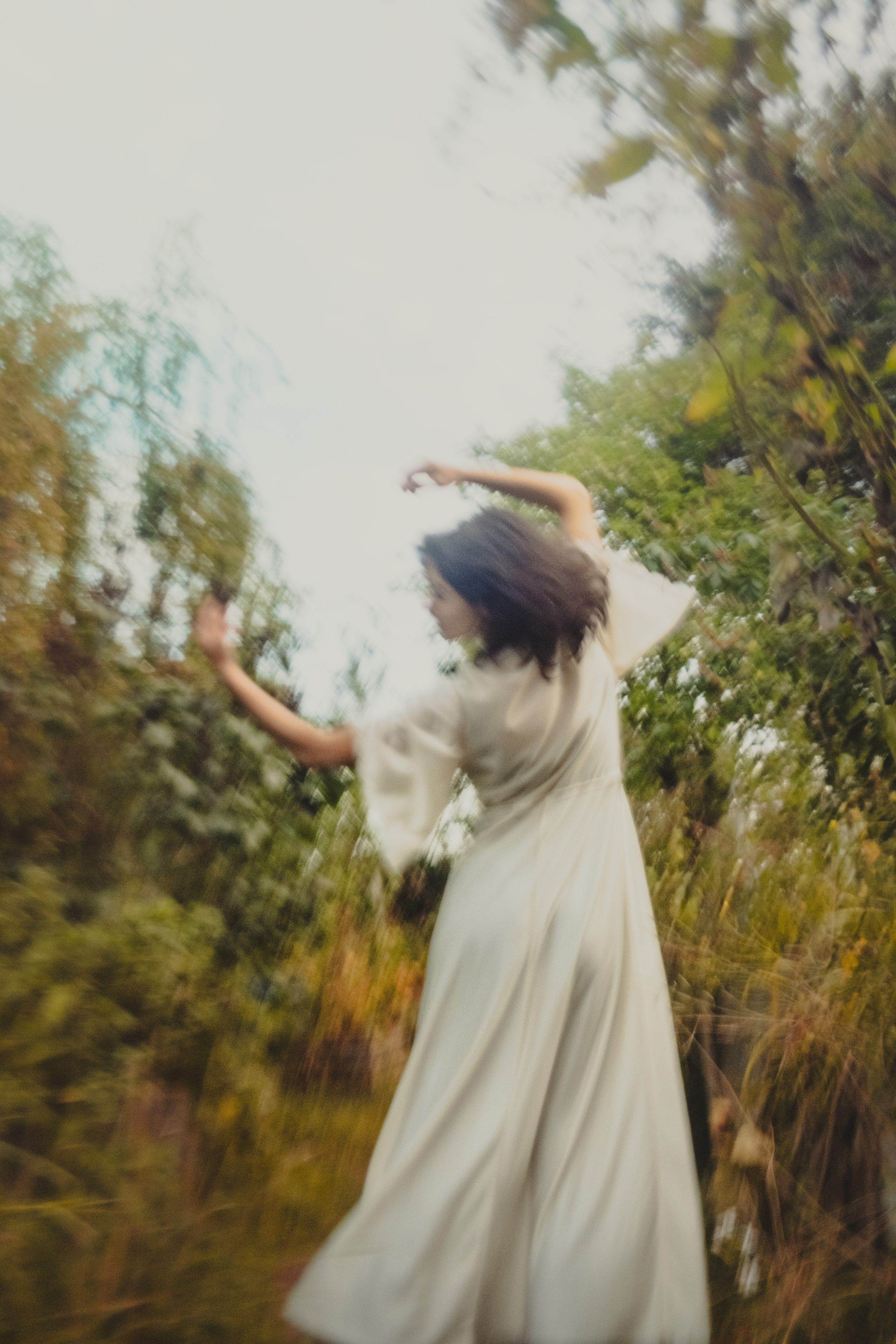 Michelle in the garden. Professional Photographer in Berlin — Portraits, Love Story, Events, F