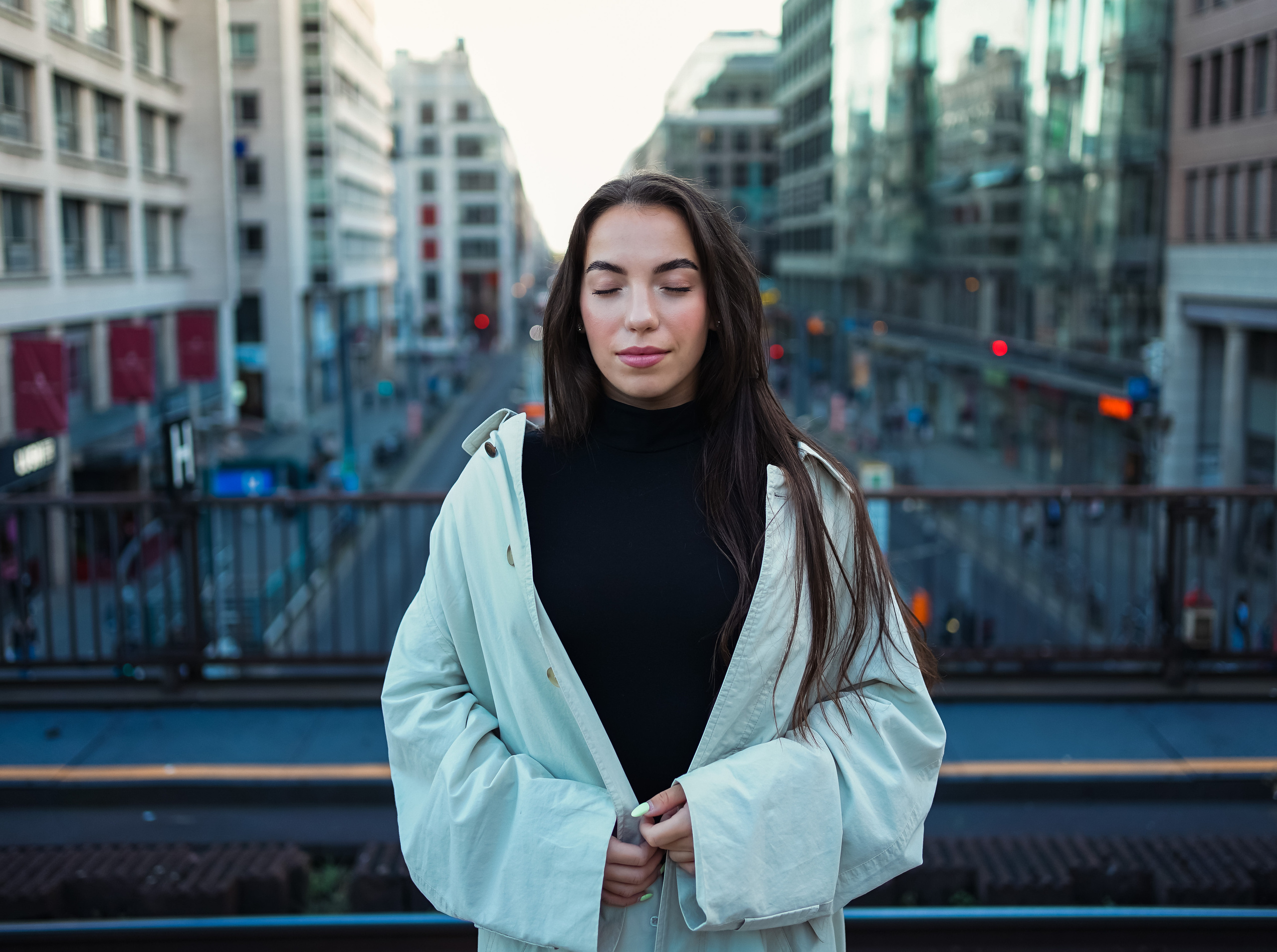 Lyuda & Trains. Professional Photographer in Berlin — Portraits, Love Story, Events, F