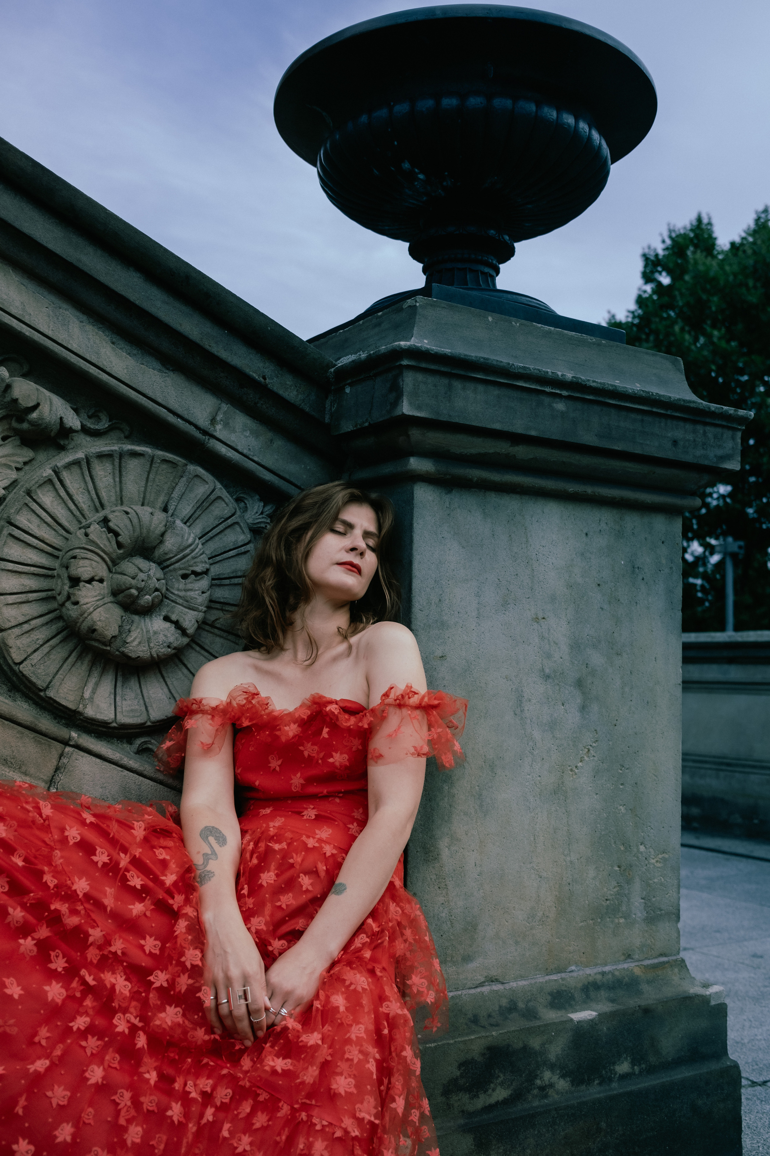 Nadja on Museumsinsel. Professional Photographer in Berlin — Portraits, Love Story, Events, F