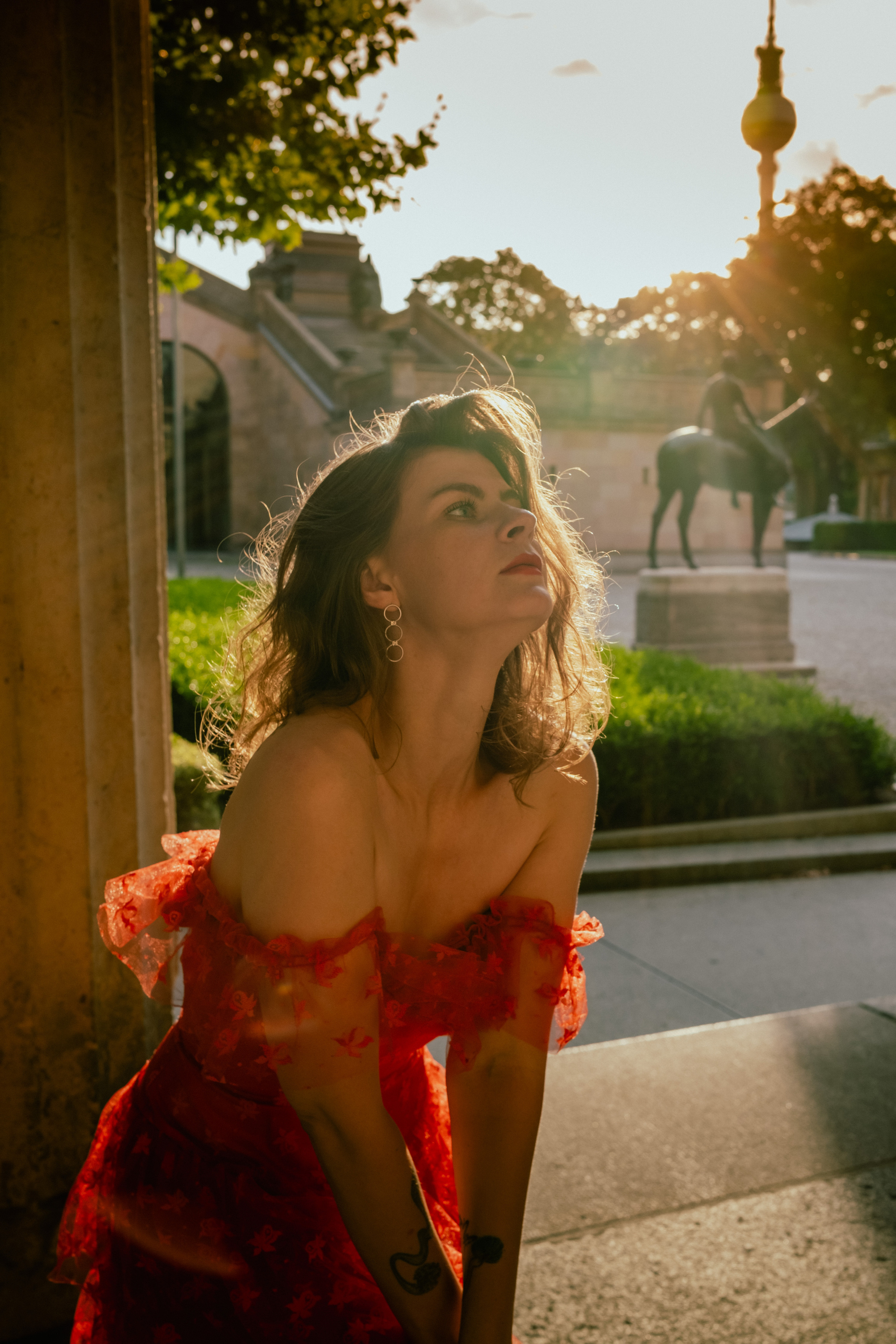 Nadja on Museumsinsel. Professional Photographer in Berlin — Portraits, Love Story, Events, F