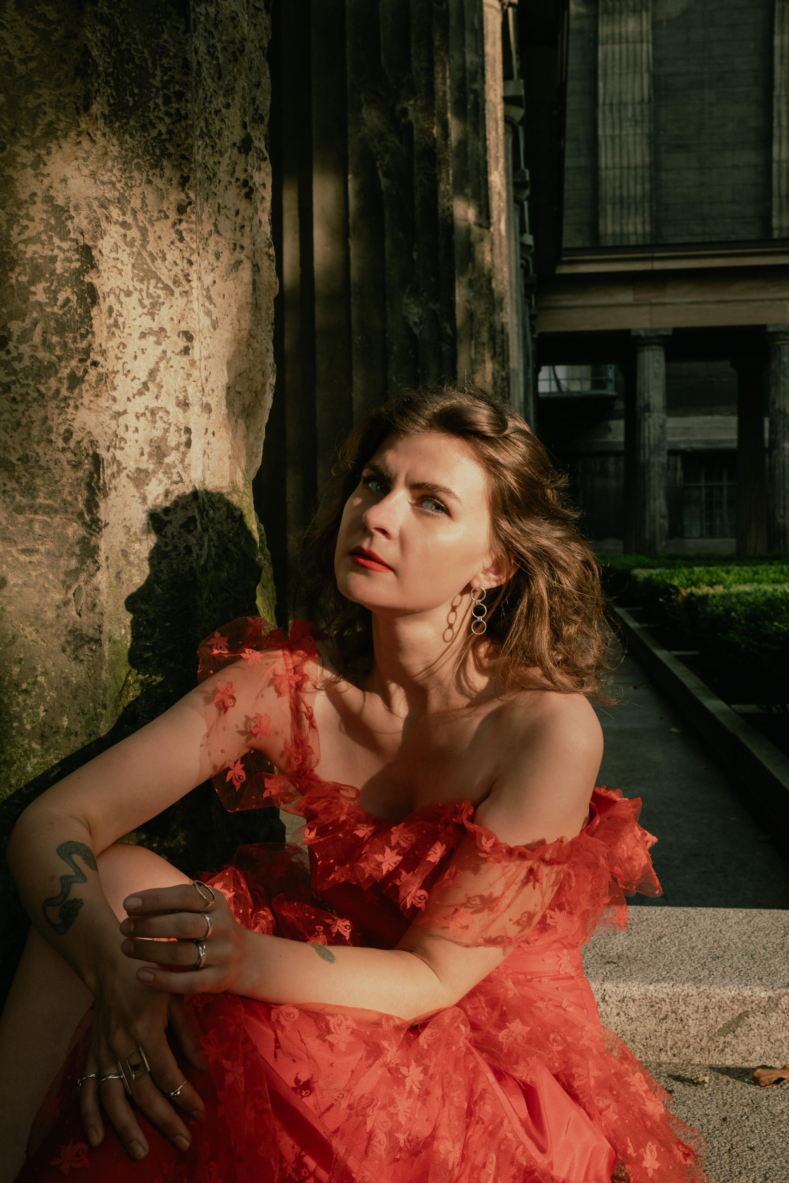 Nadja on Museumsinsel. Professional Photographer in Berlin — Portraits, Love Story, Events, F