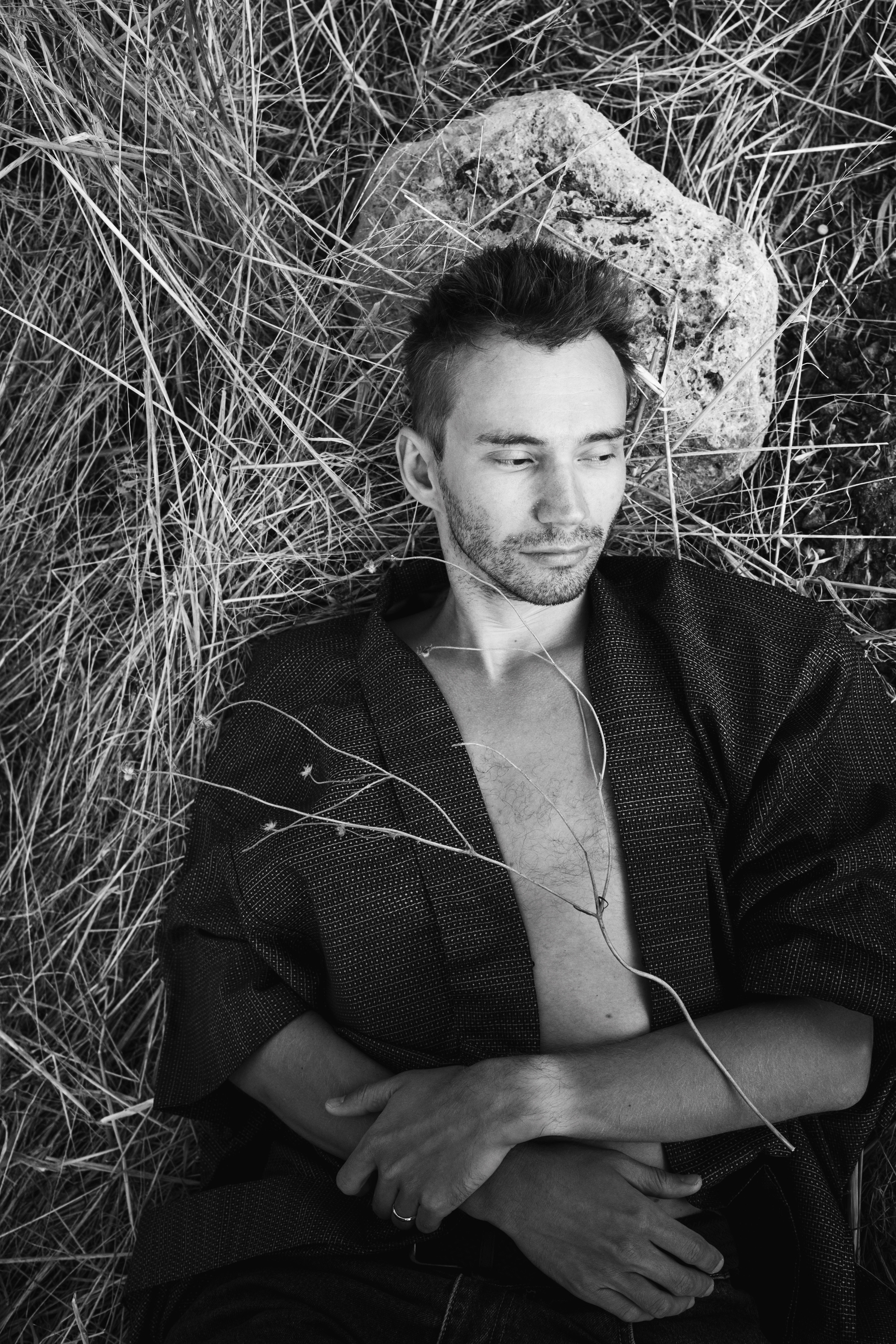 Denis in the field. Professional Photographer in Berlin — Portraits, Love Story, Events, F