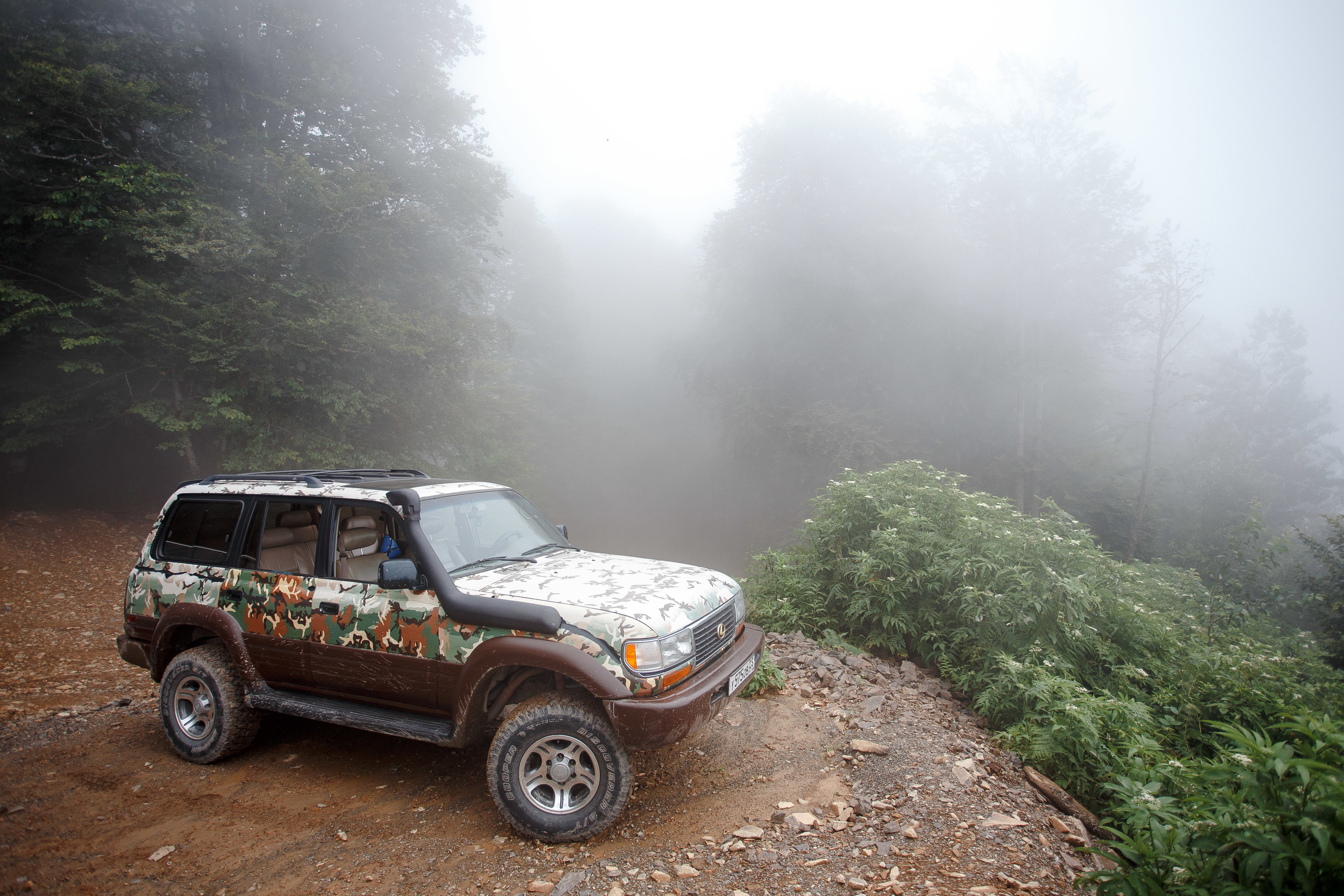 Jeeping tour. Photographer Nikita Starodubtsev Serbia, Montenegro, Georgia, Turkey