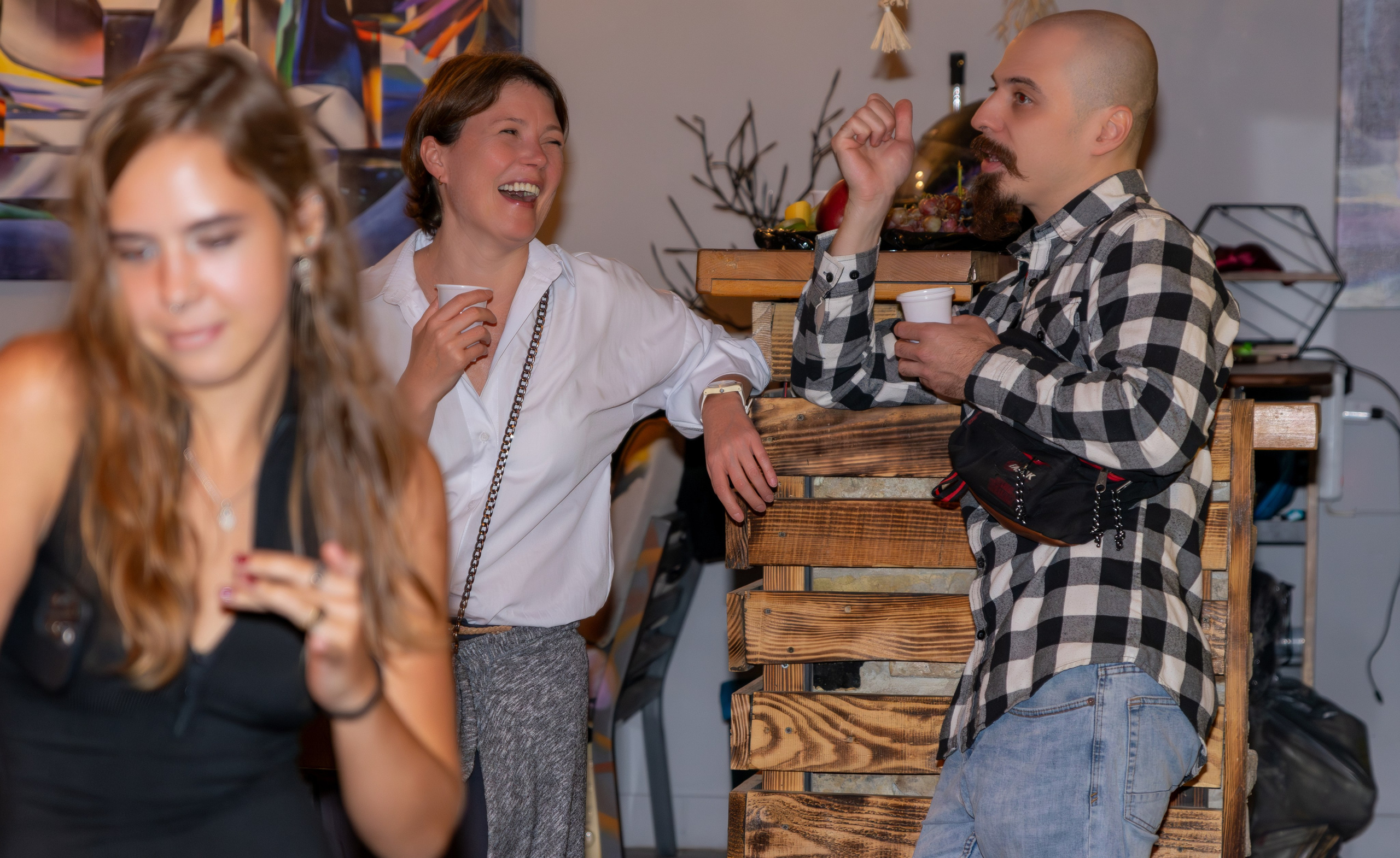 Репортажно фотографисање са отварања ТАТТО РОИ-а у Новом Саду, Србија. Викторија Федосеенко, фотограф у Србији