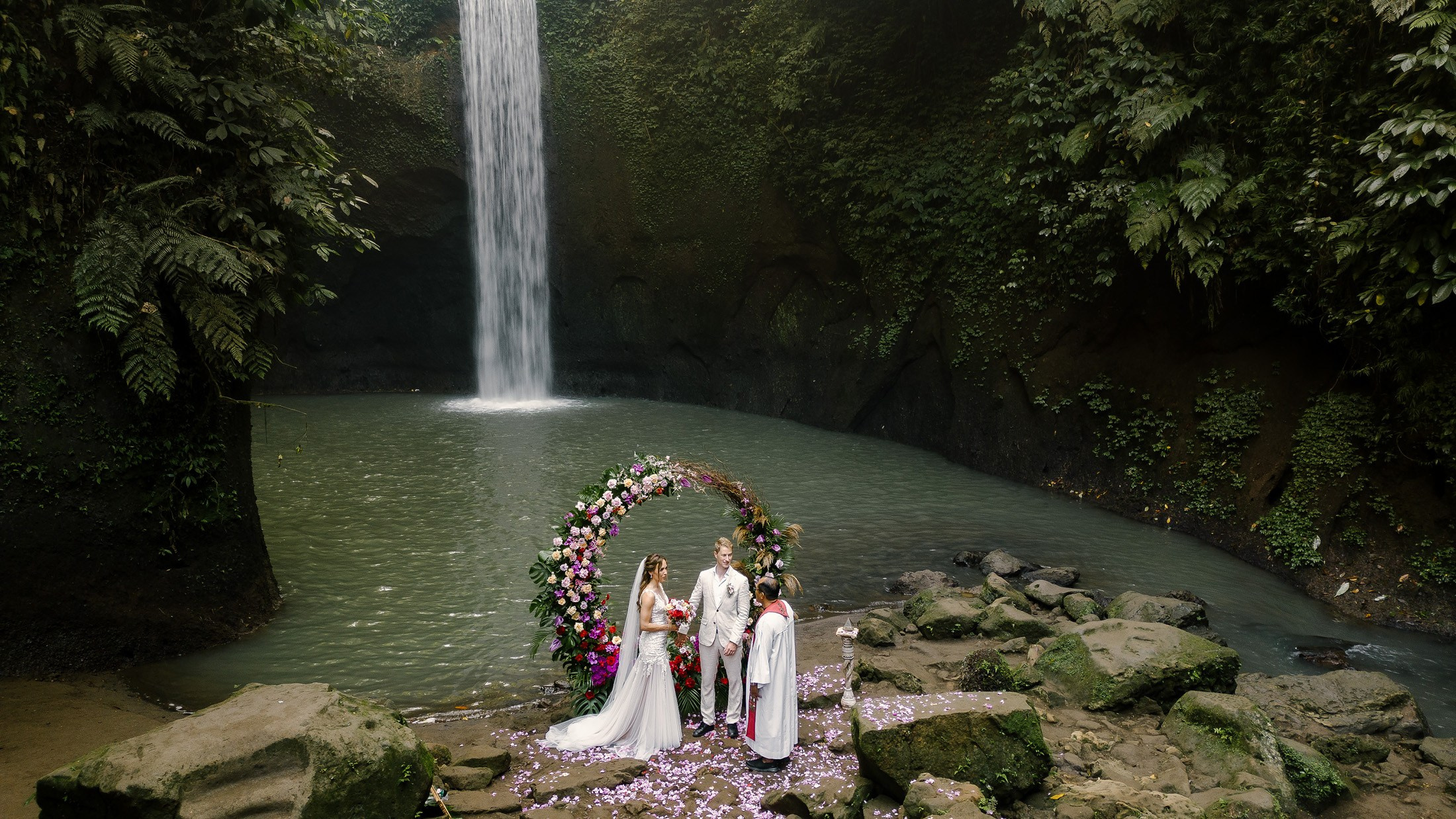 Waterfall wedding. Get.it.feel — Aesthetic Photography and Videography