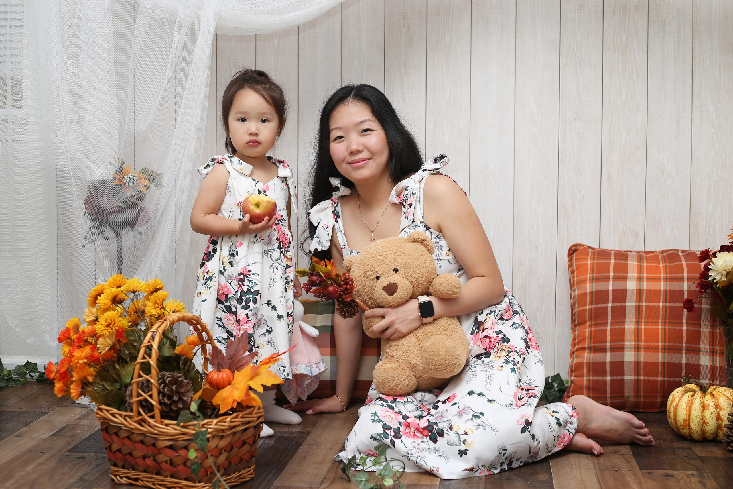 STUDIO Photoshoot. YuAnna studio. Family & Kids Photographer in Seattle area, located in