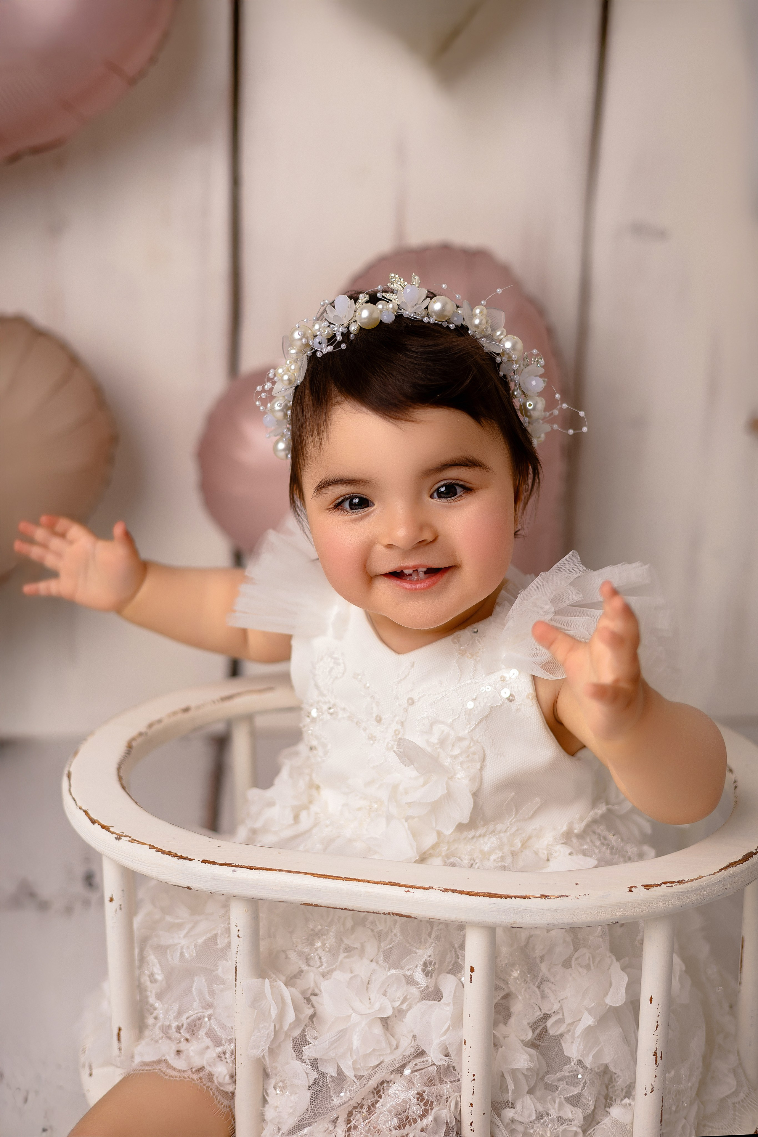 Erste Geburtstag „Cake Smash“. Neugeborene- Schwangerschaft- und Kinder Fotografin in Lehre