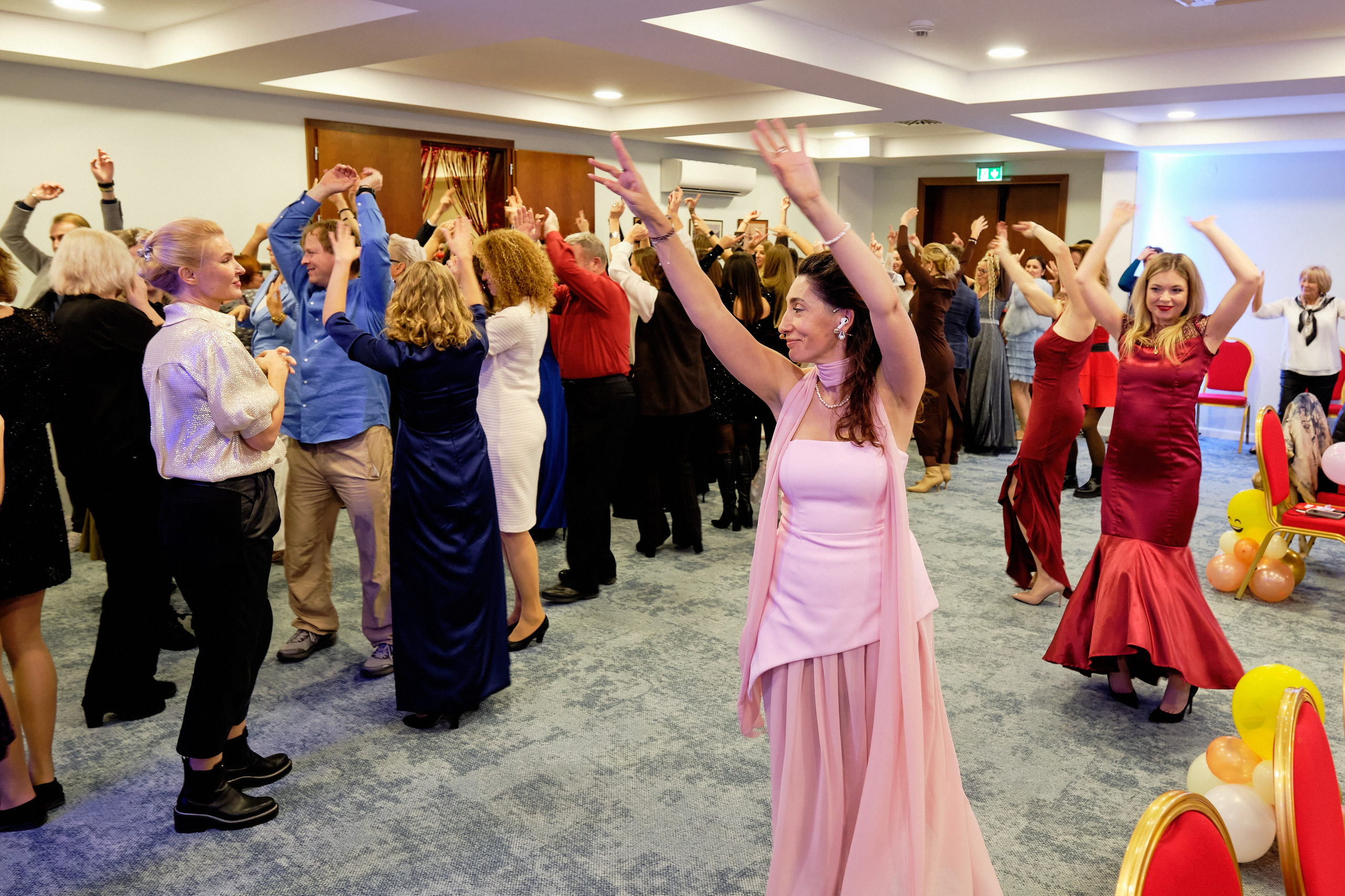 Фоторепортаж з благодійного Новорічного балу у Чорногорії. Портретний фотограф Альона Новгородцева