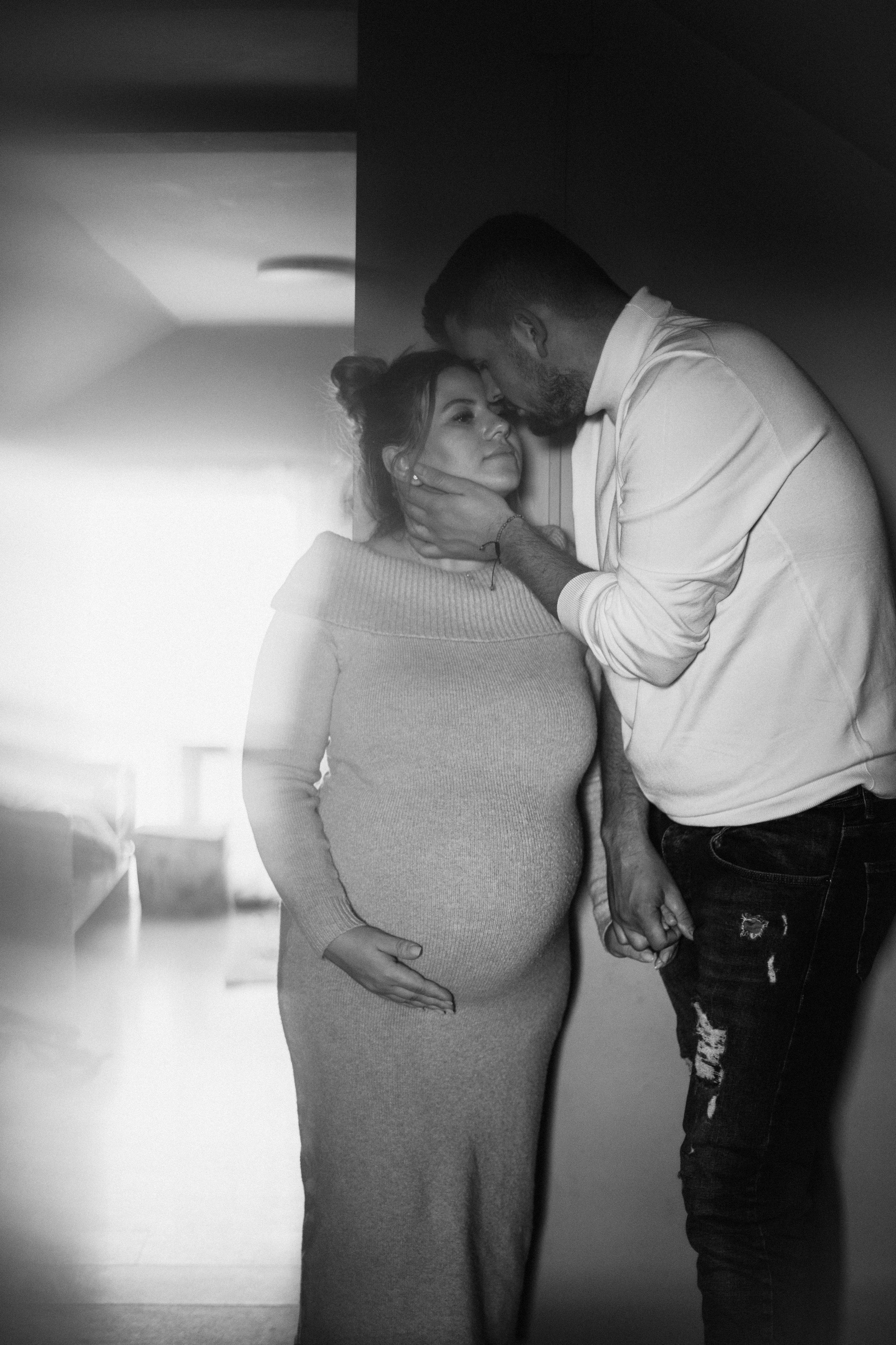 Ședințe foto pentru gravide. Fotograf de familie în Oradea Katsiaryna Ciortan