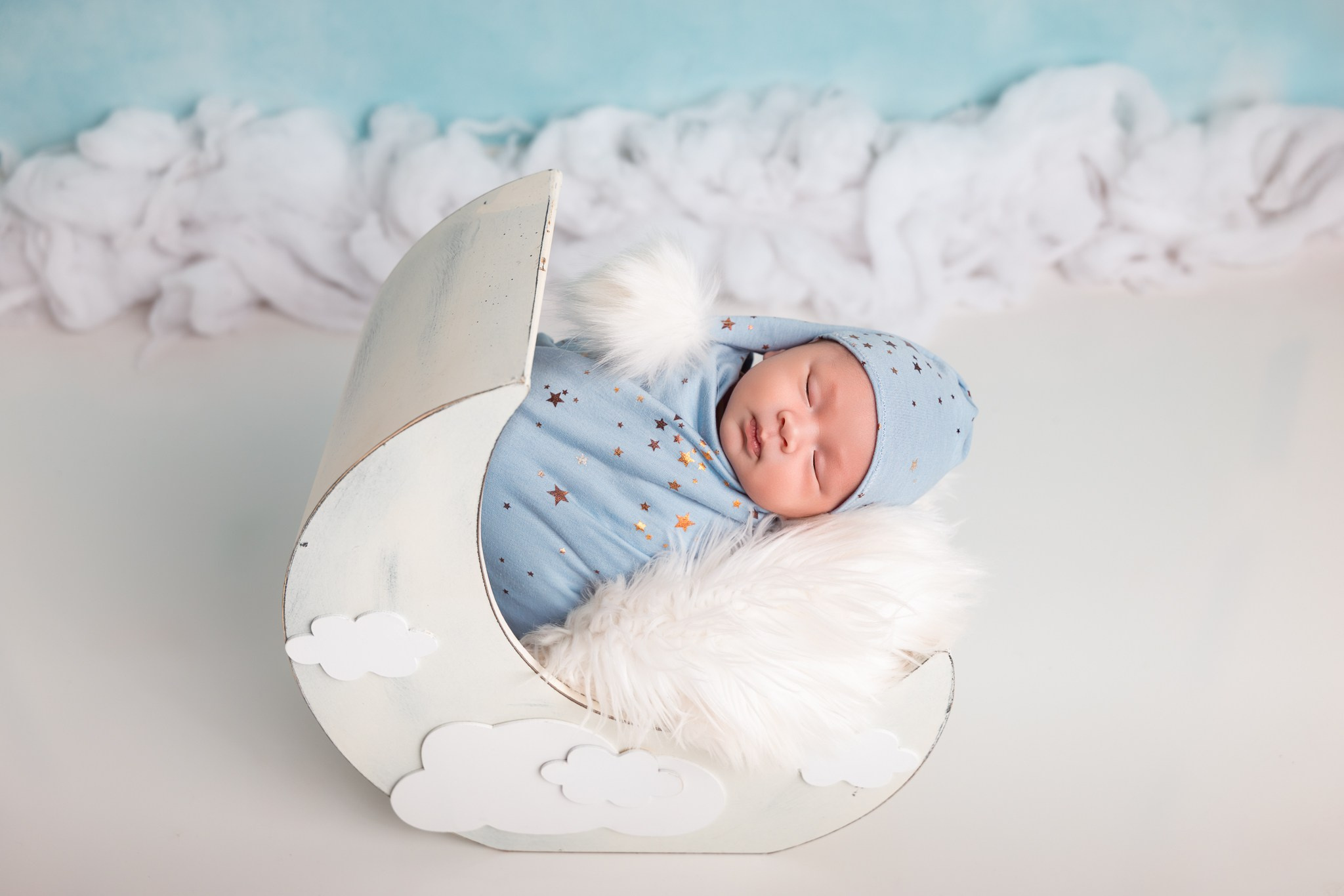 Hudson Newborn Photoshoot. Professional family, maternity & newborn photographer in North Charleston, SC, creating timeless portraits