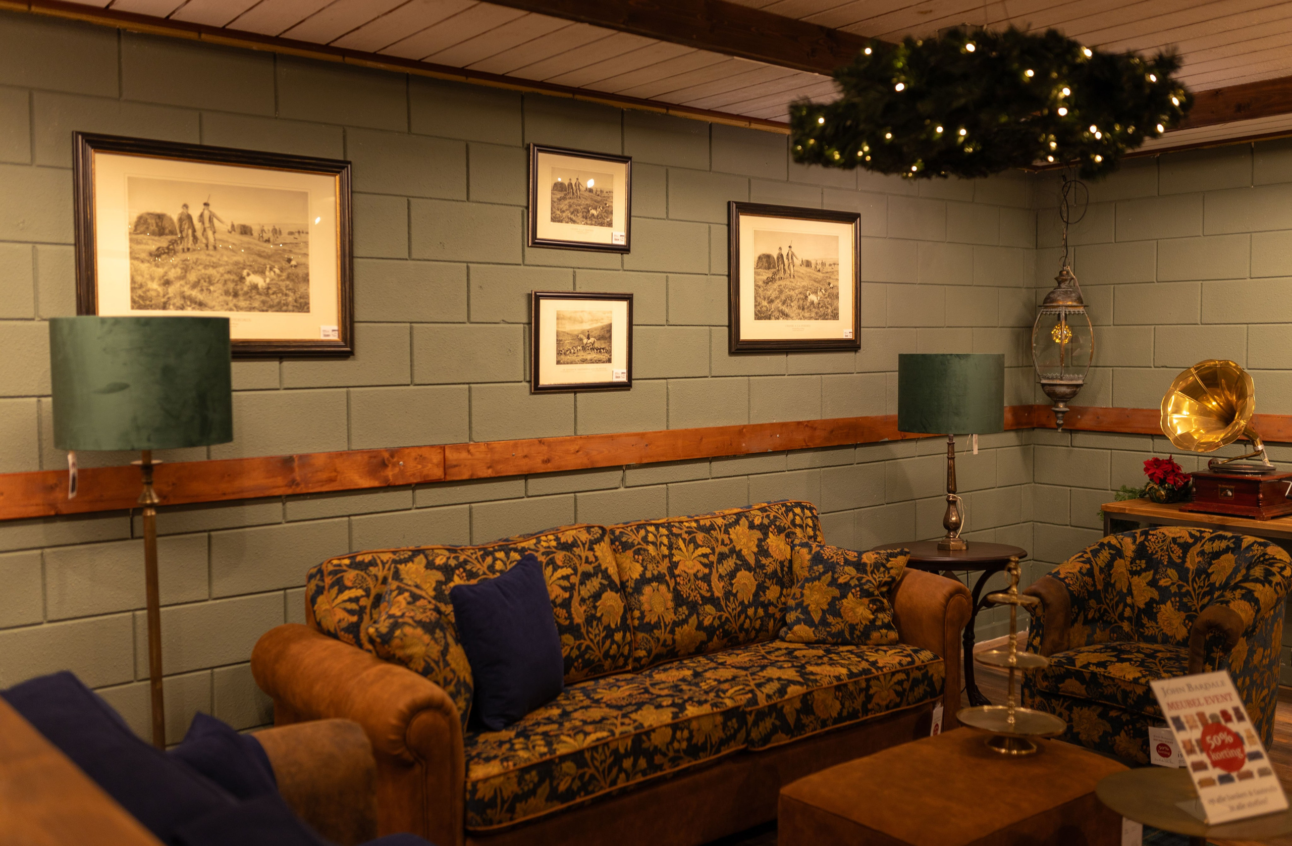 JOGH BARDALE. Lero Photographer and a set designer|individual custom portrait and advertising photography in Zutphen