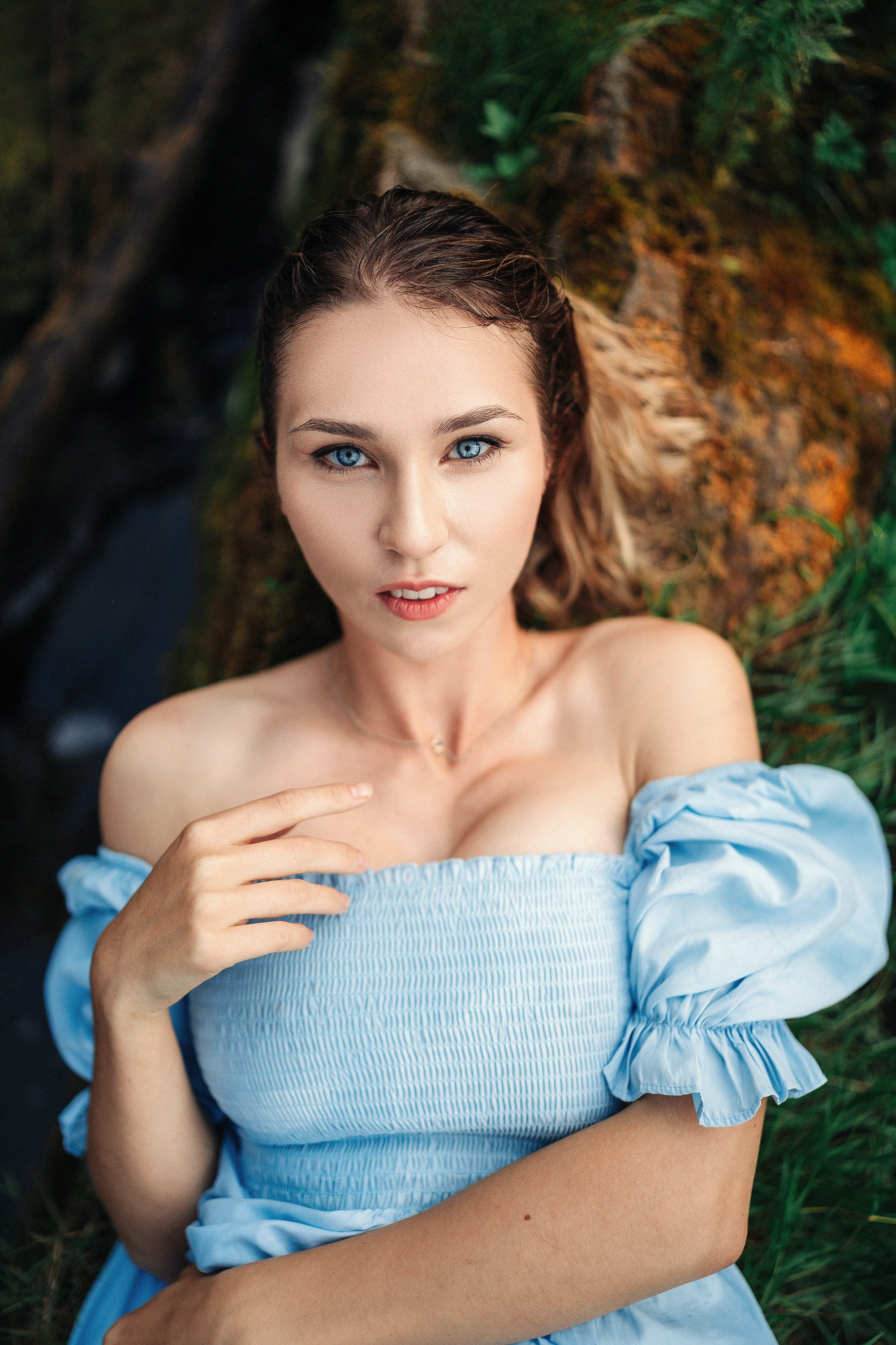 Dress and Lilies. Couple and Family Photographer in Tallinn, Sasha Kaloshin