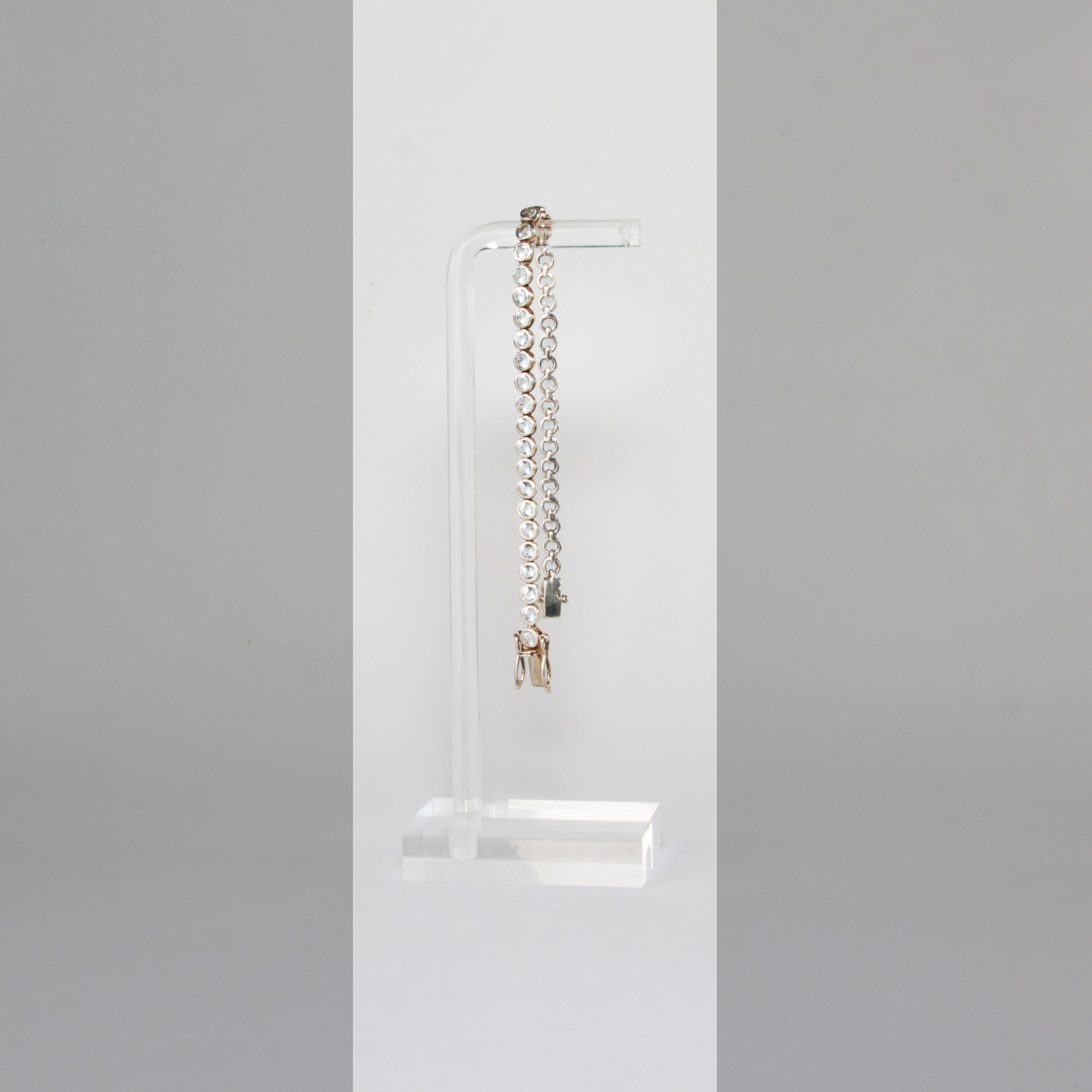 Bracelet. Современнные и актикварные украшения в Барселоне, Москве и Санкт-Петербурге