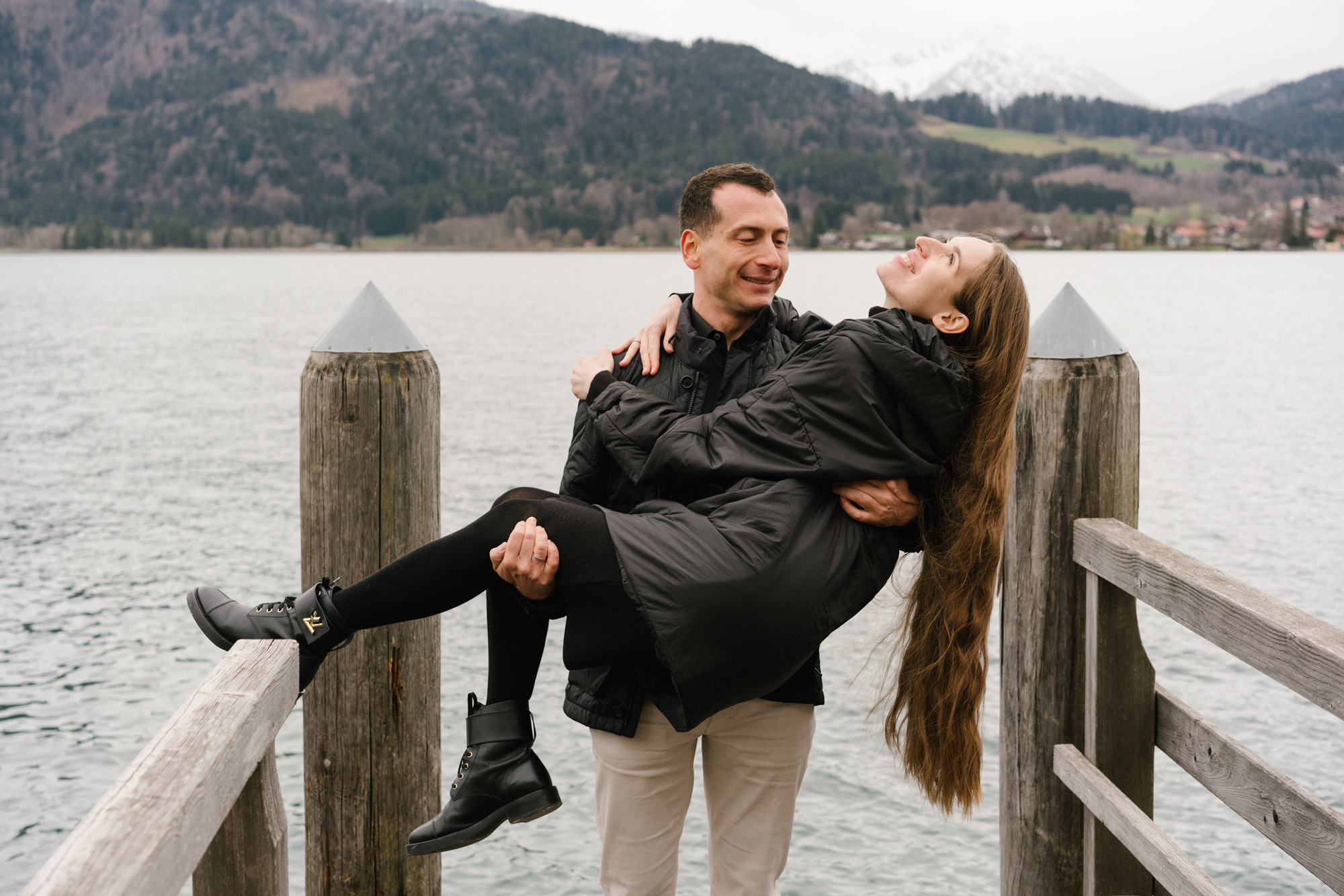 Photographer for couple or wedding photo session on Tegernsee Lake. Inna Zaytseva Photography | Photographer in Munich | Content Creation