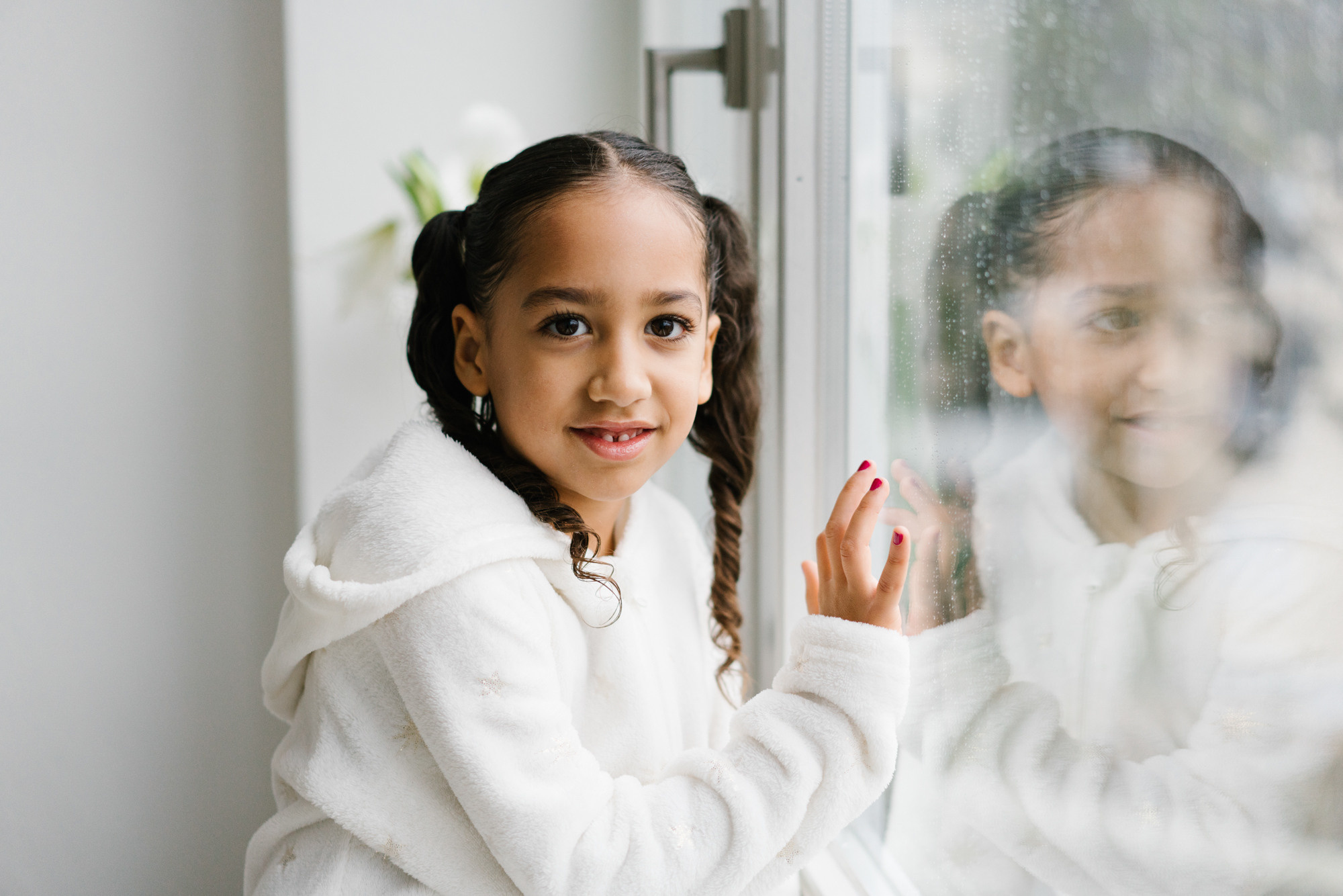 Familienfotograf für Familienfotosession in München zu Weihnachten. Inna Zaytseva Photography | Fotografin in München | Content Creation