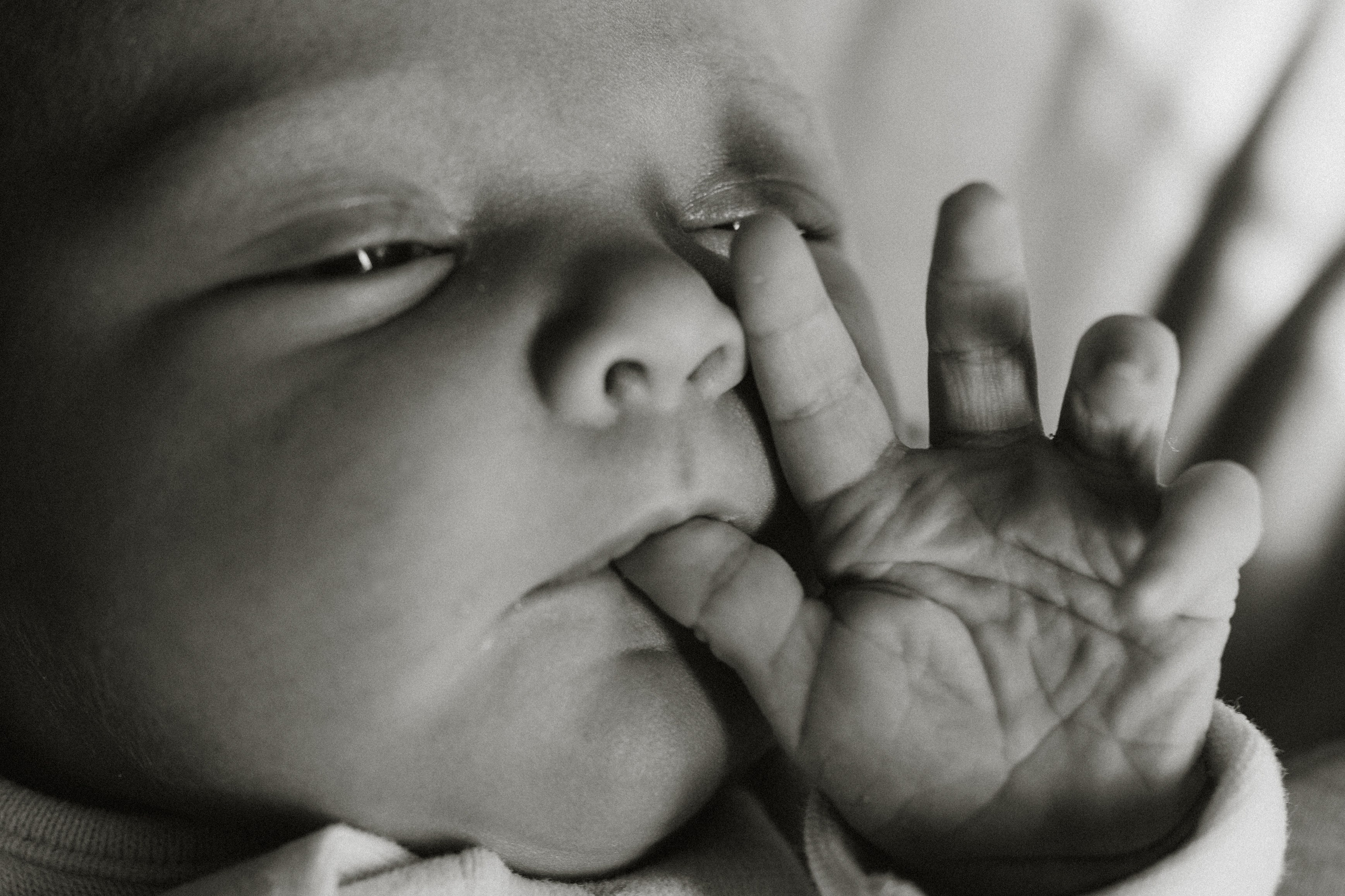 Newborn Photography at Home – Soft & Natural Moments. Alisa Tant — Family and newborn photographer Bucks County, Montgomery county, Philadelphia, NJ