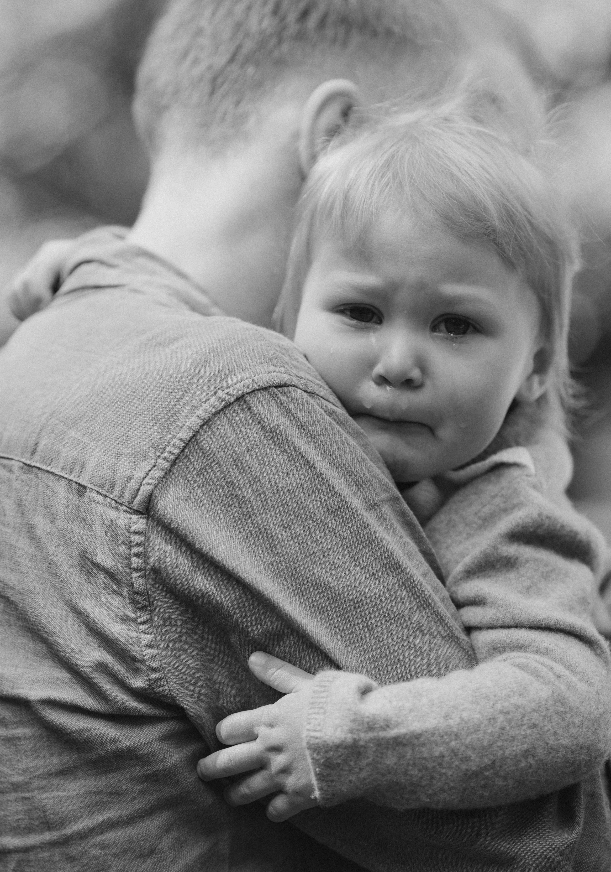 Family walking in the park. Family photographer in Vilnuis Svetlana Naumova