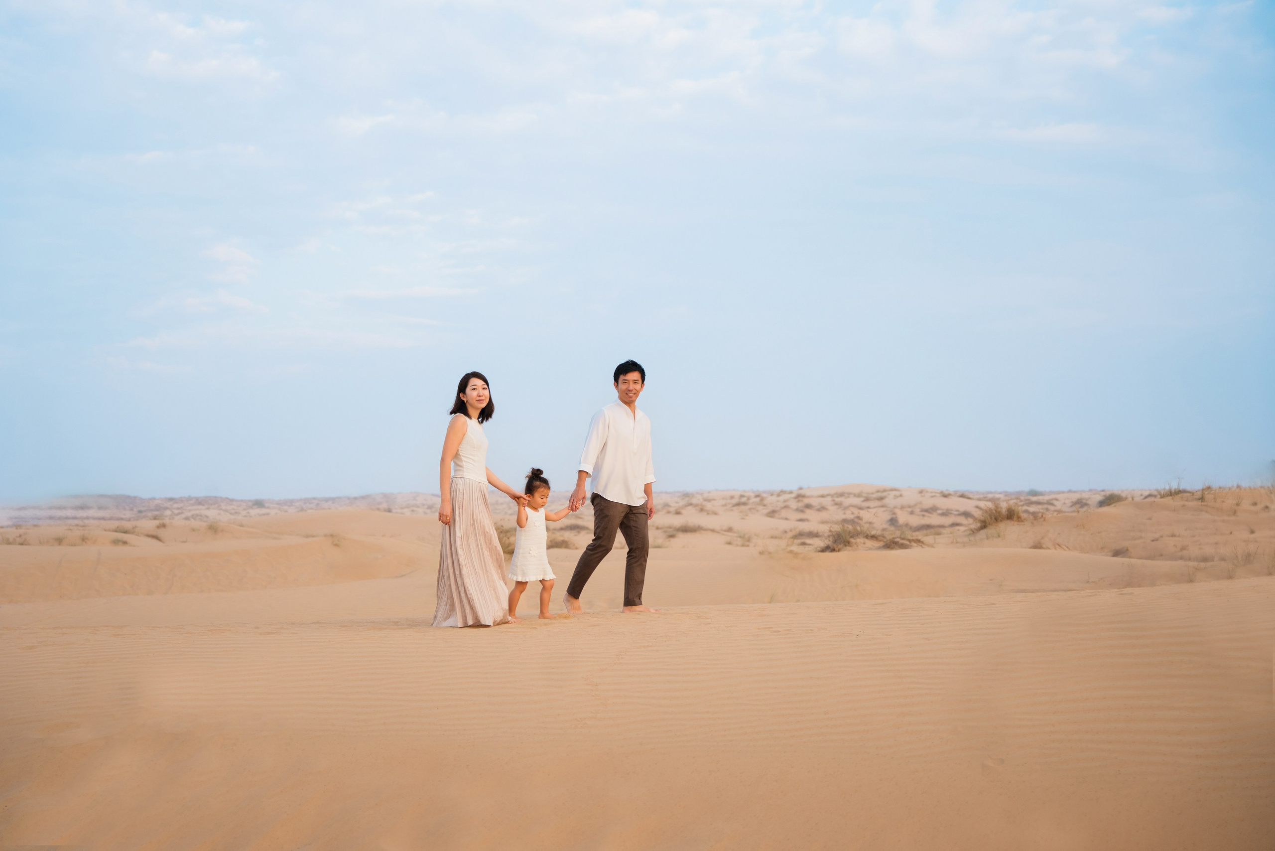 Sunrise in the dunes. Angela Iakovleva — Family Photographer in Dubai