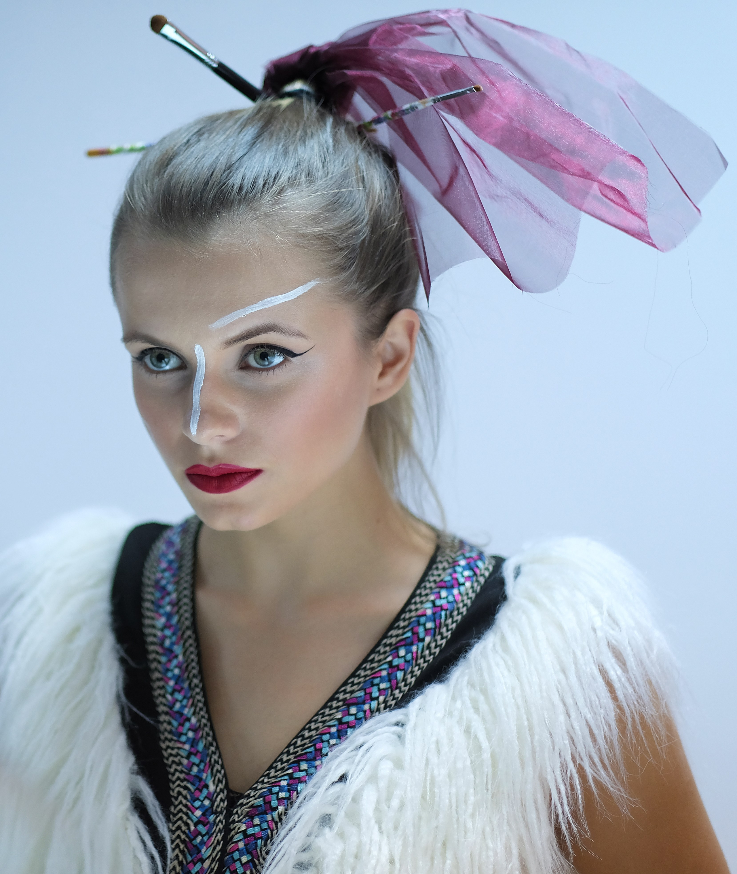 Portrete diverse — 3. Pagina principală