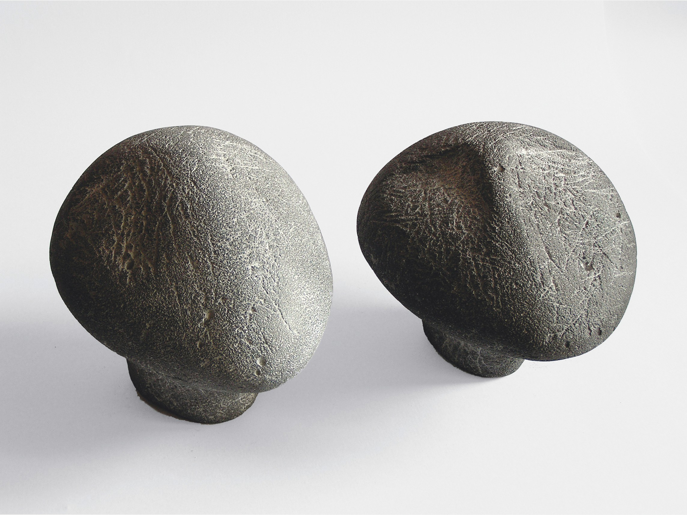 Головы. 2005. Пенобетон тонированный